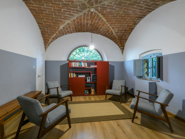 Search and Stay destination Lorenzana, Toscana - Italy from AU$ 377. Pietra