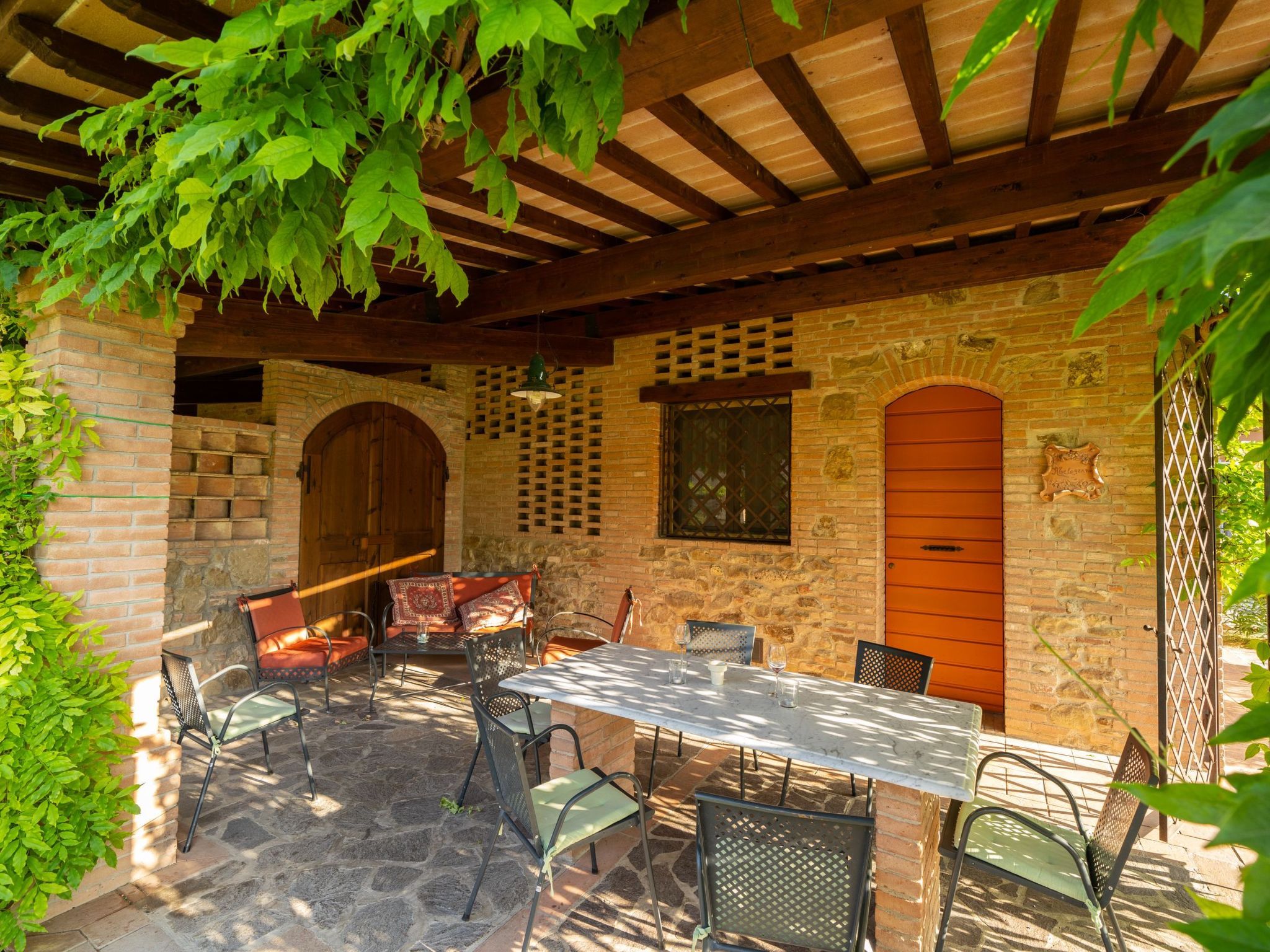 "Granatapfelkanal-Dehors