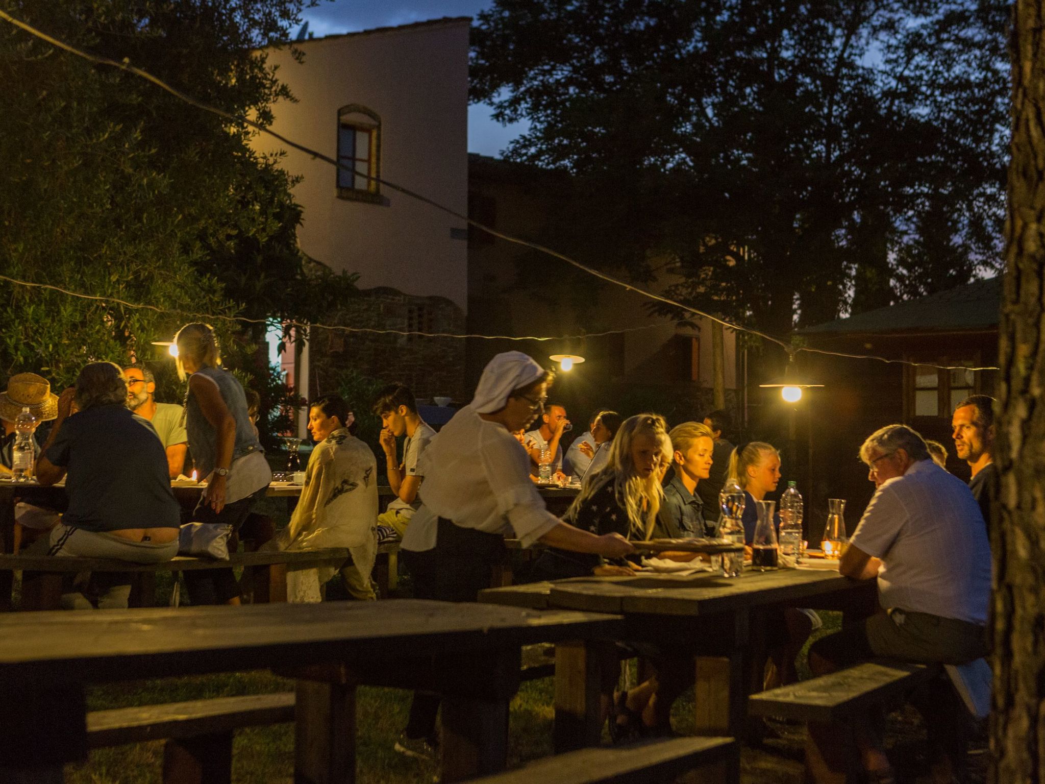 Wohnung 'Girasole Canale' mit Schwimmbad-Draußen