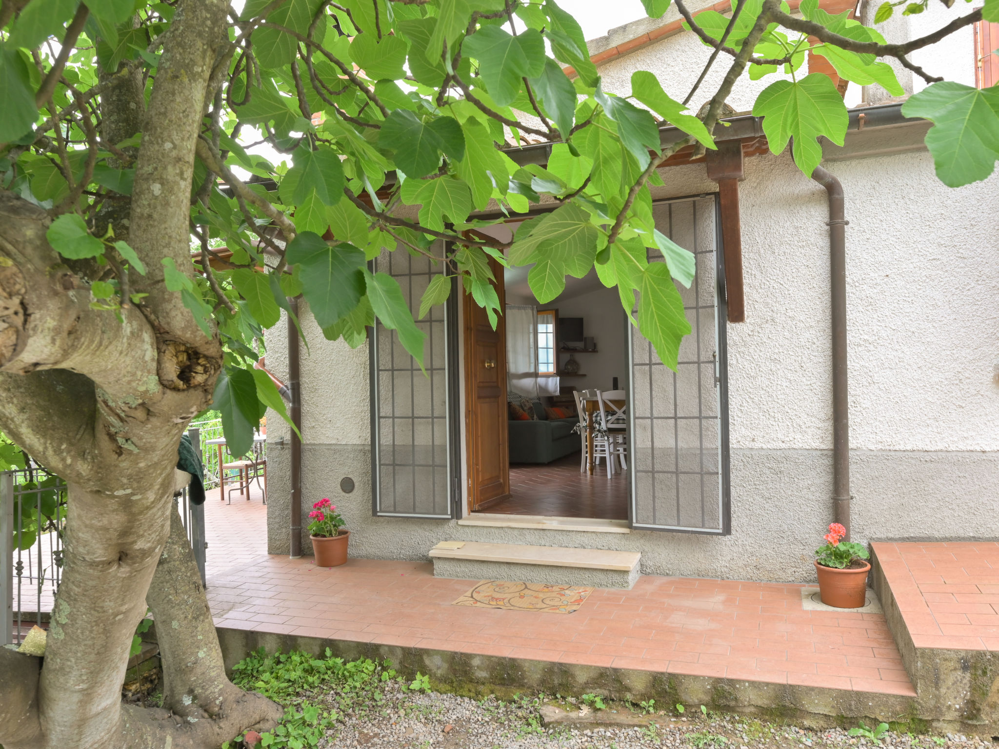 Il Giglio-Outside
