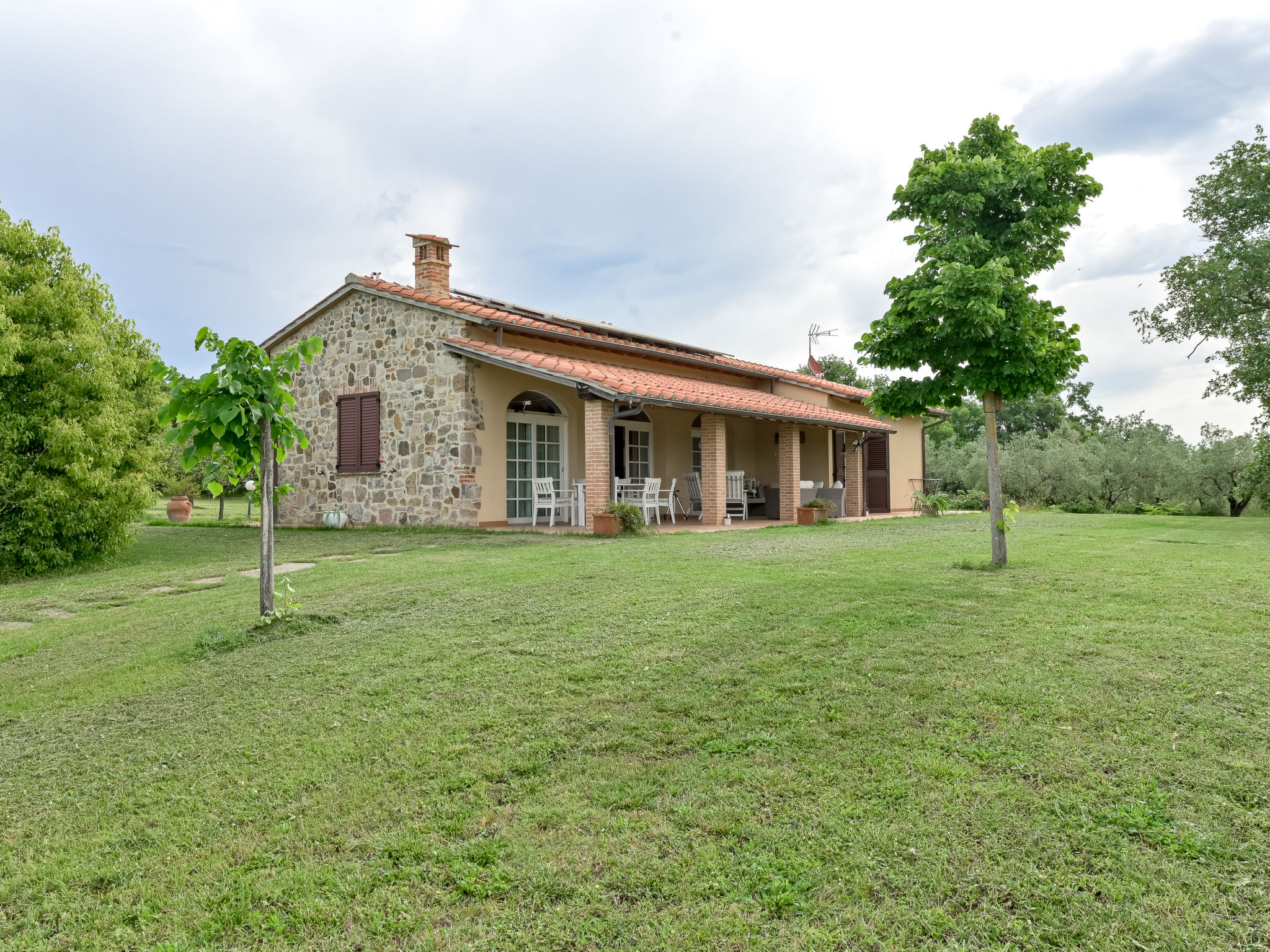 Le Pietre Focaie-Outside