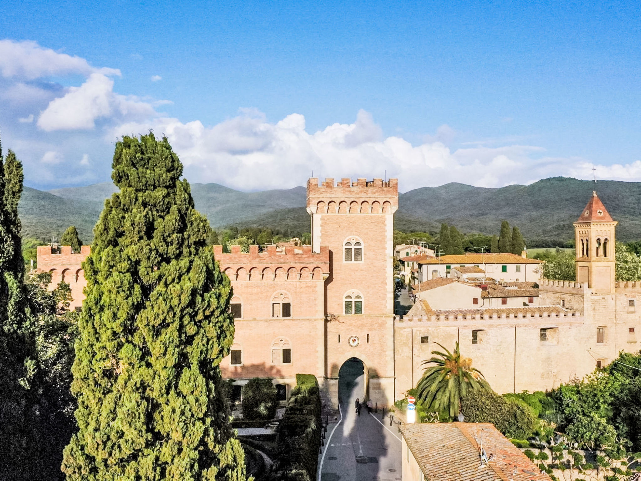 Ferienhaus mit umzäuntem Garten in Bolgheri (Italien) und 2 Hunde erlaubt