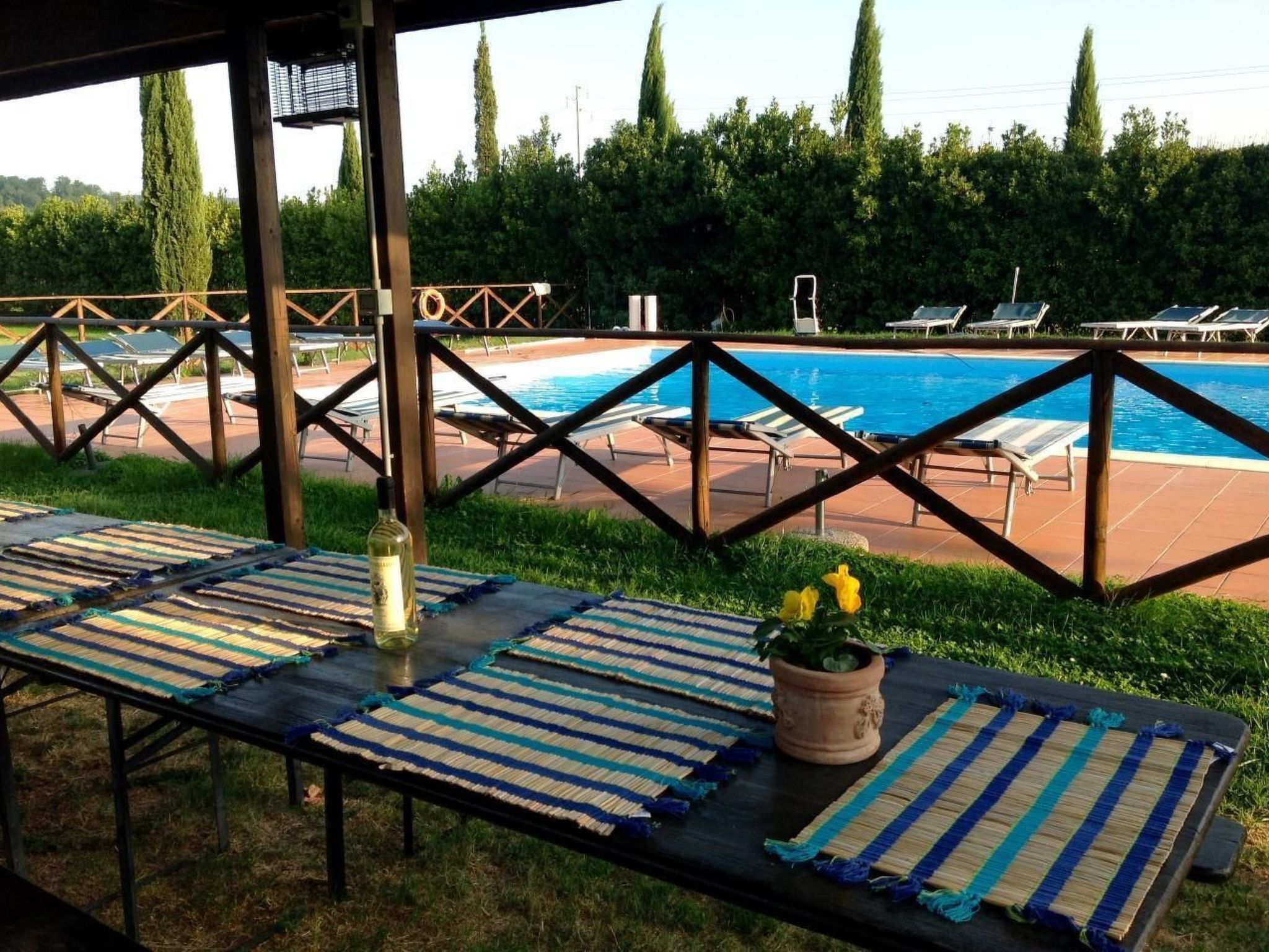 Drei-Zimmer-Wohnung in einem Bauernhaus im Zentrum der Toskana-Binnen