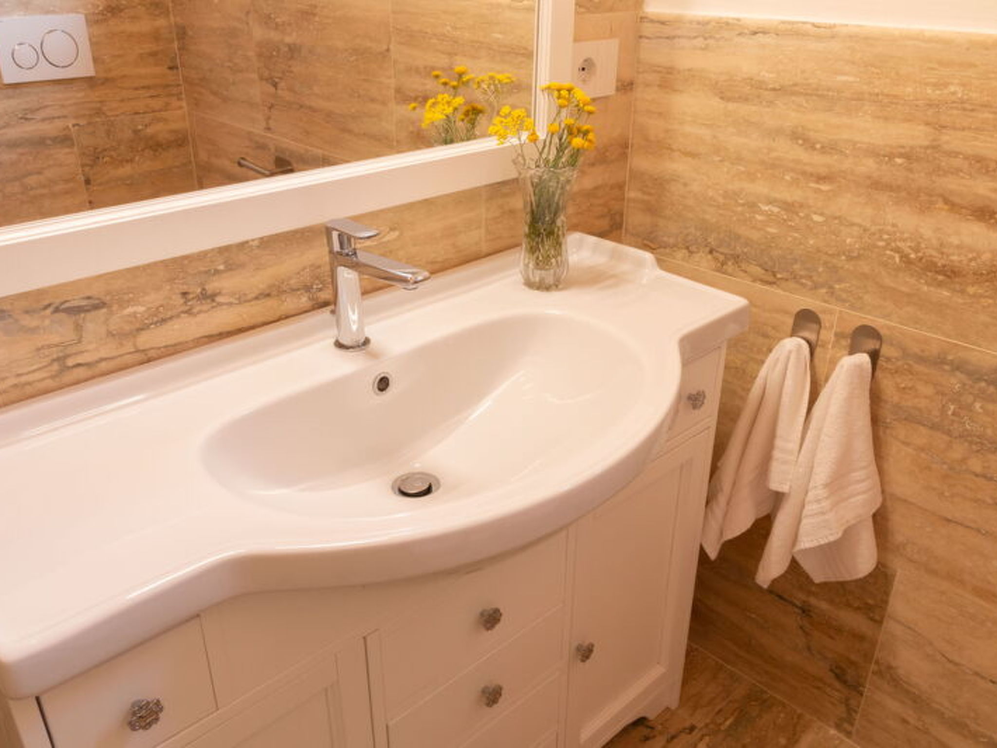 Marina's Lodge - Image-tags.info