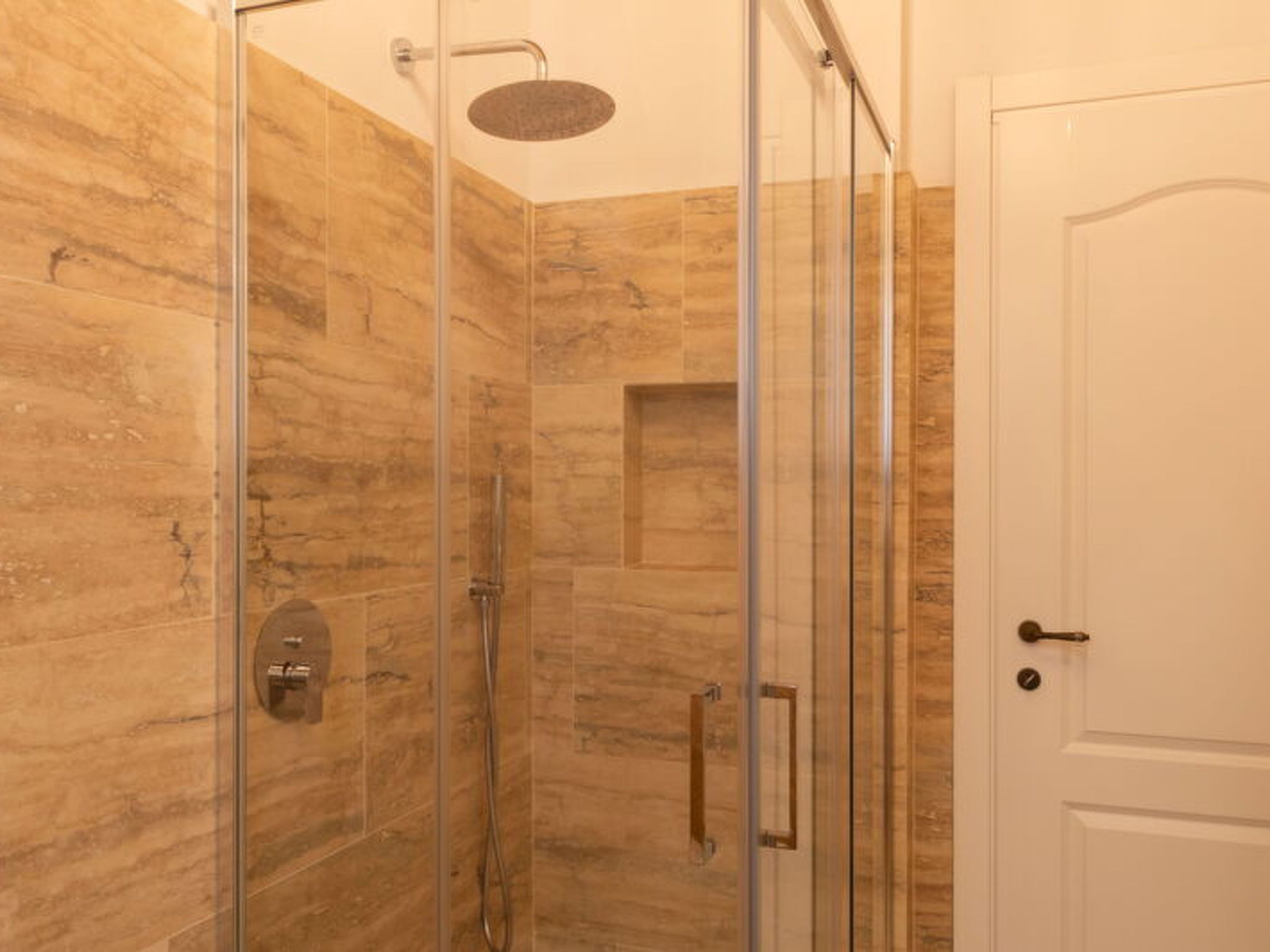 Marina's Lodge - Image-tags.info