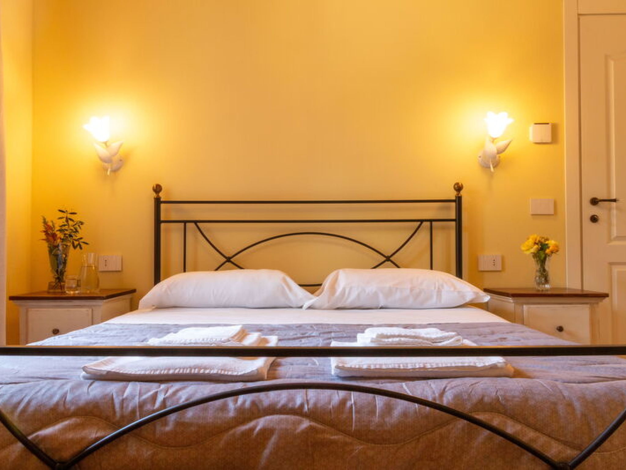 Marina's Lodge - Image-tags.info