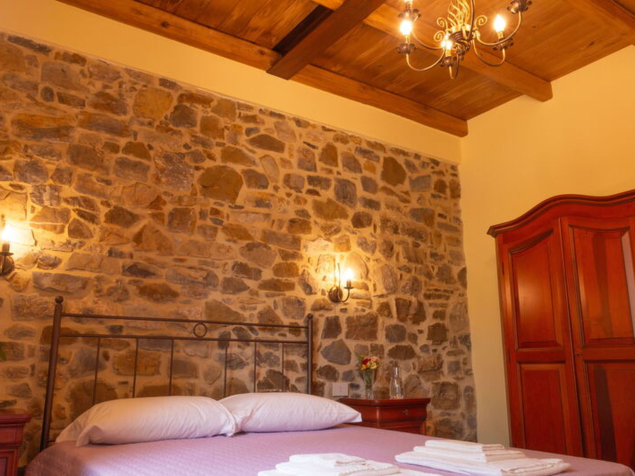 Marina's Lodge - Image-tags.info