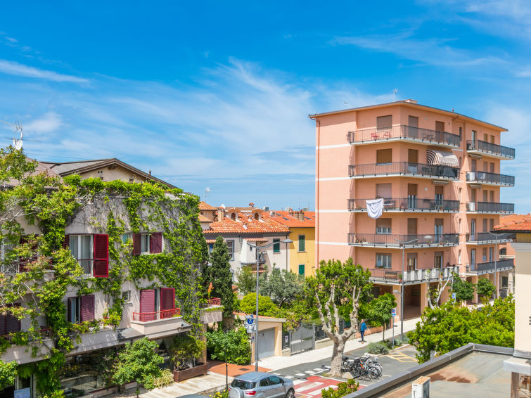 Zeezicht en luxe: ruim appartement voor 6 personen in San Vincenzo in San Vincenzo
