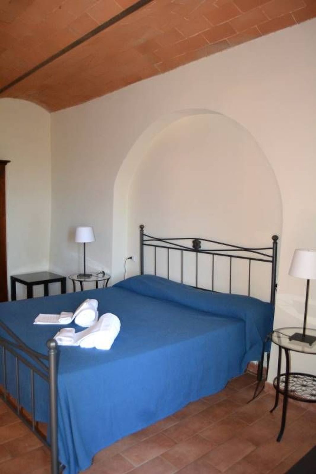 Zwei-Zimmer-Wohnung mit Garten-Dedans