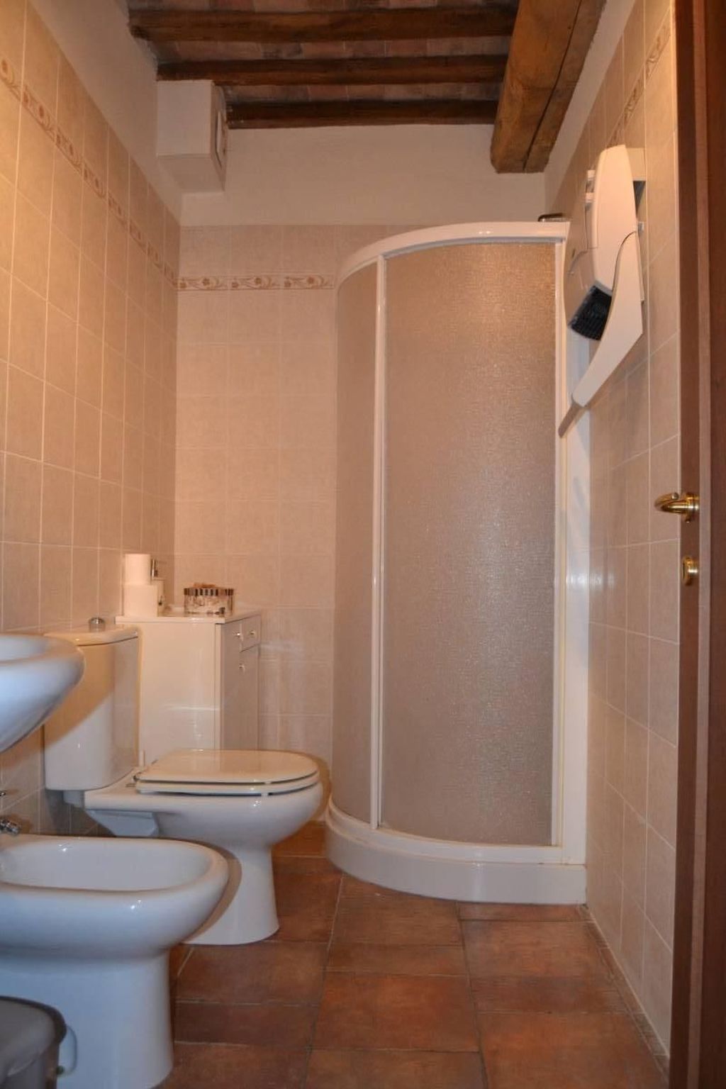 Zwei-Zimmer-Wohnung mit Garten-Dedans