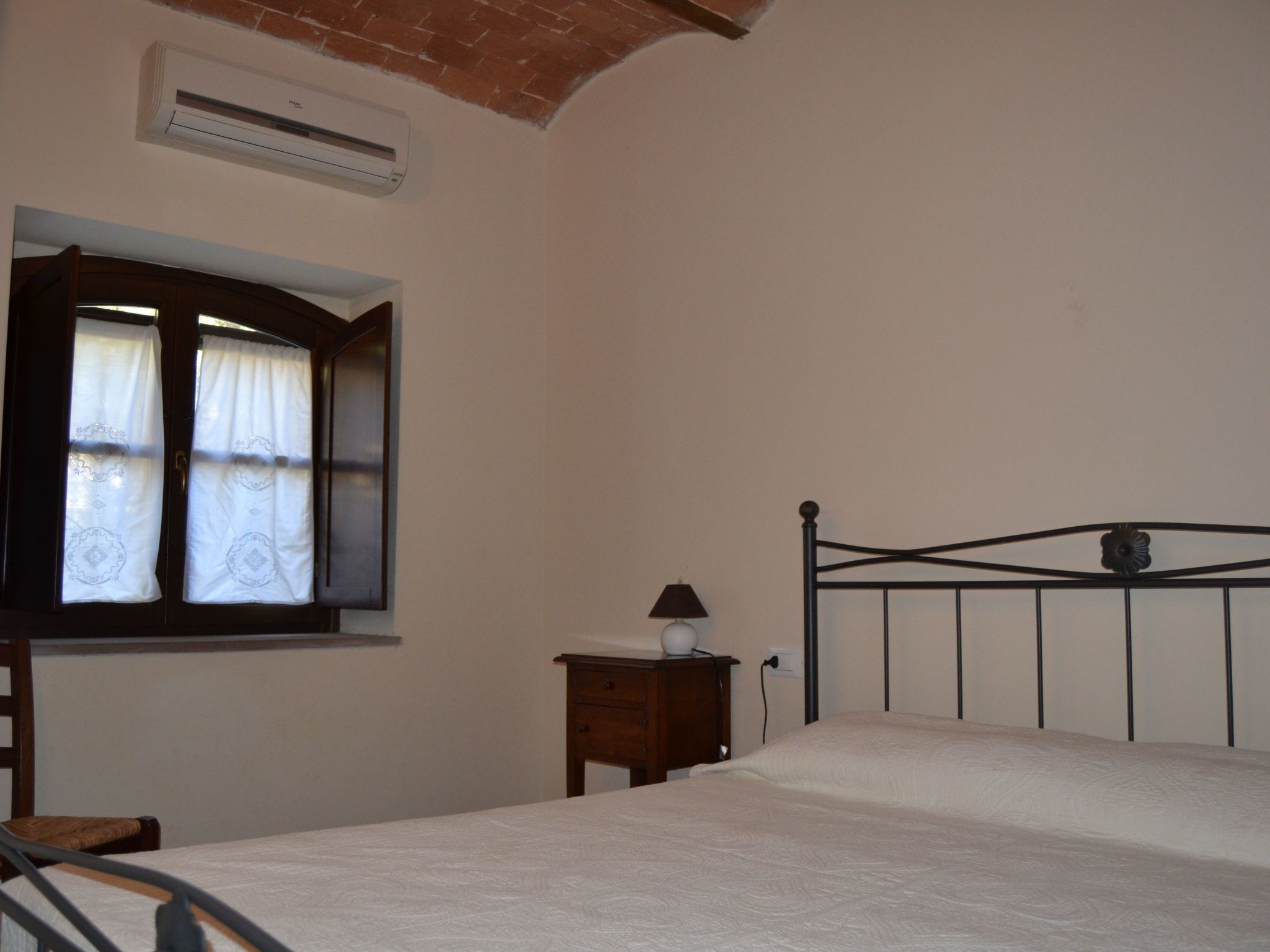 Zwei-Zimmer-Wohnung mit Garten-Dedans