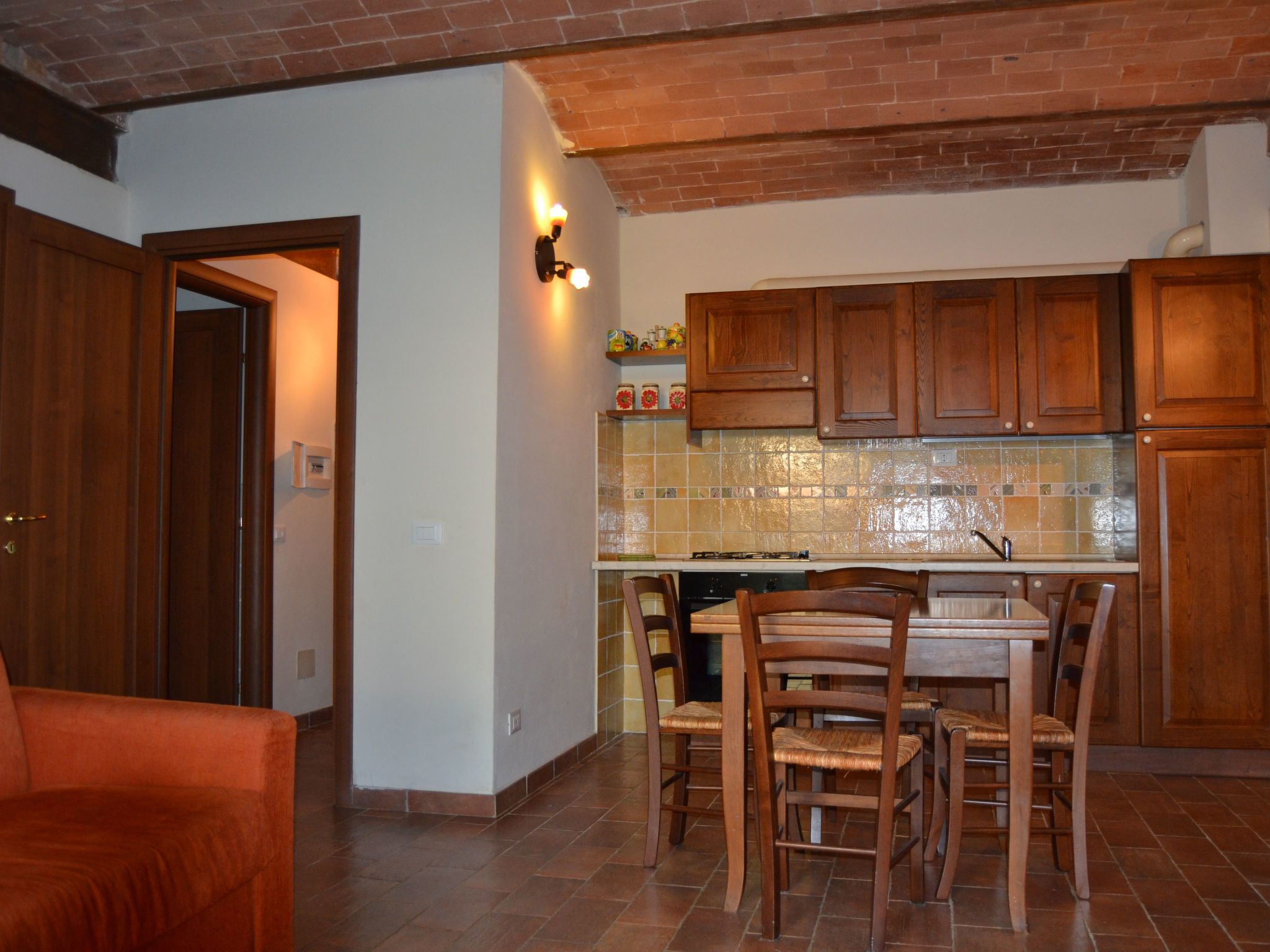 Zwei-Zimmer-Wohnung mit Garten-Dedans