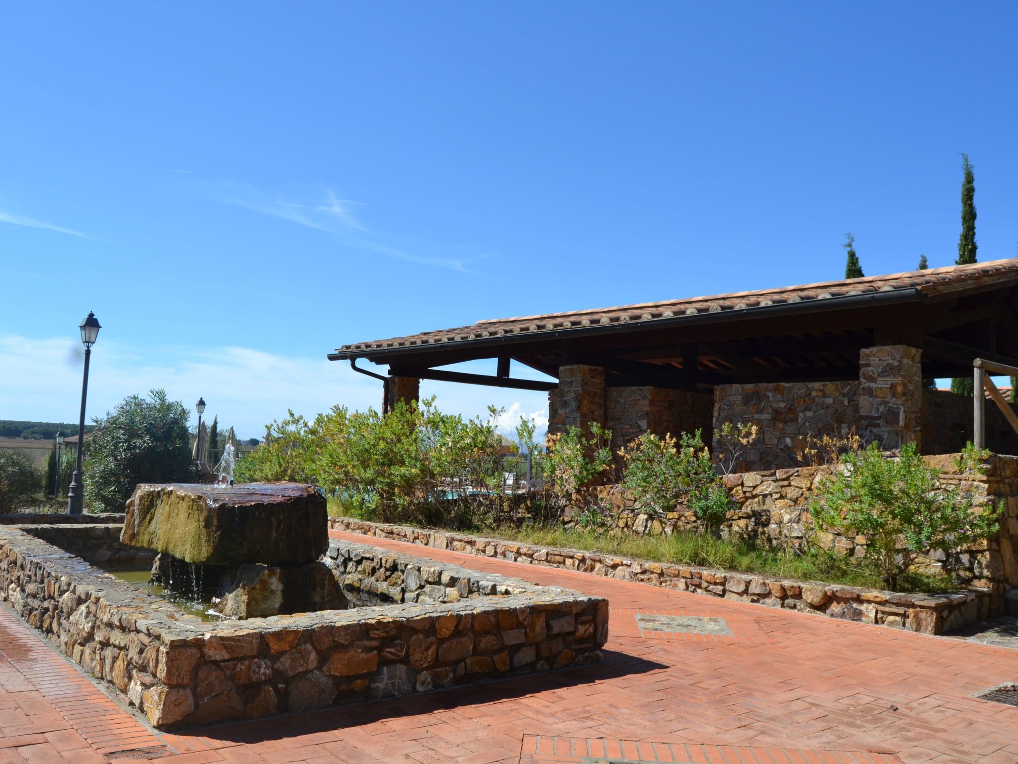 Zwei-Zimmer-Wohnung mit Garten-Dedans