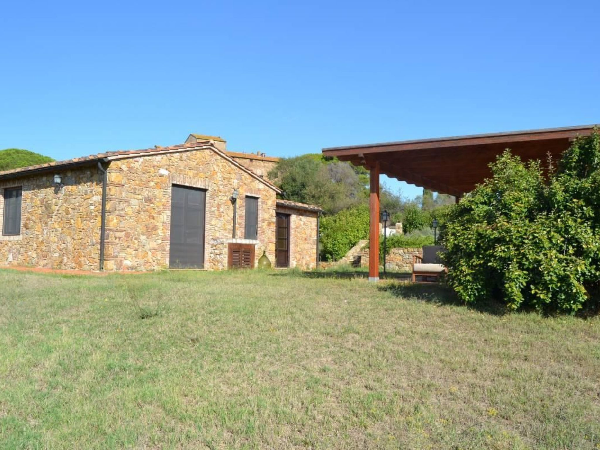 Mit Garten, Grill und Terrasse-Dedans