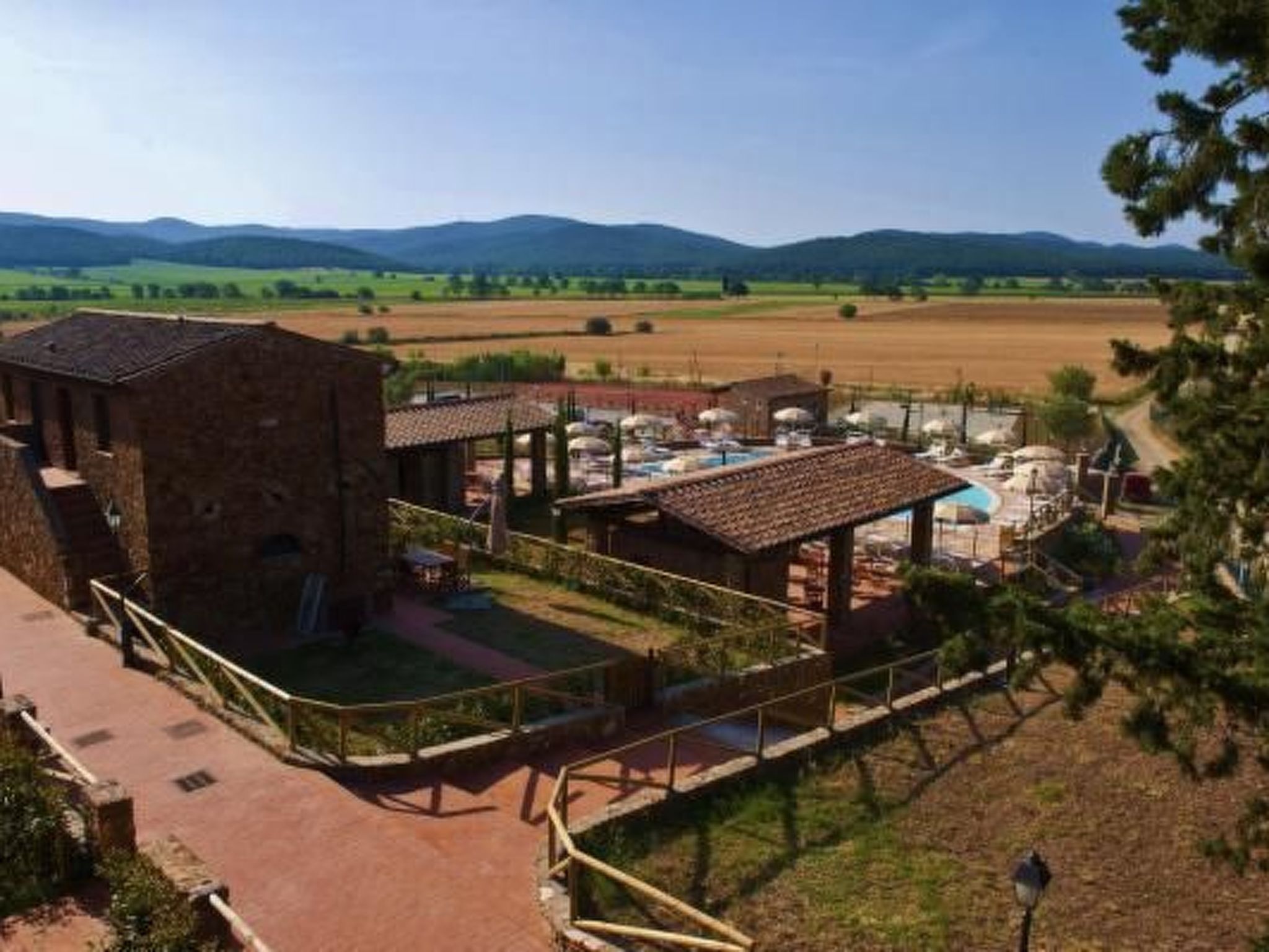 Mit Garten, Grill und Terrasse-Dedans