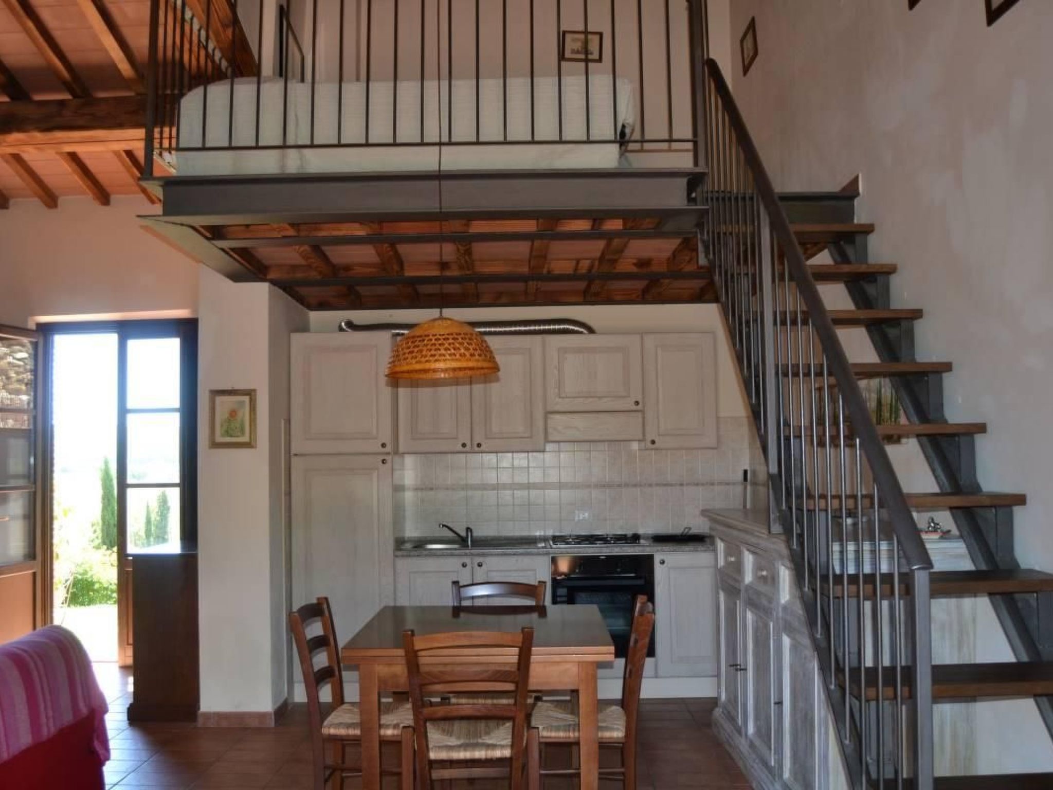 Apartment mit offenem Schlafboden und Garten-Dedans