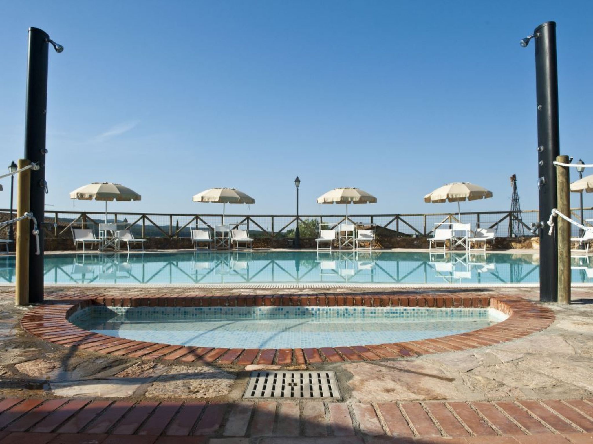 Apartment mit offenem Schlafboden und Garten-Dedans