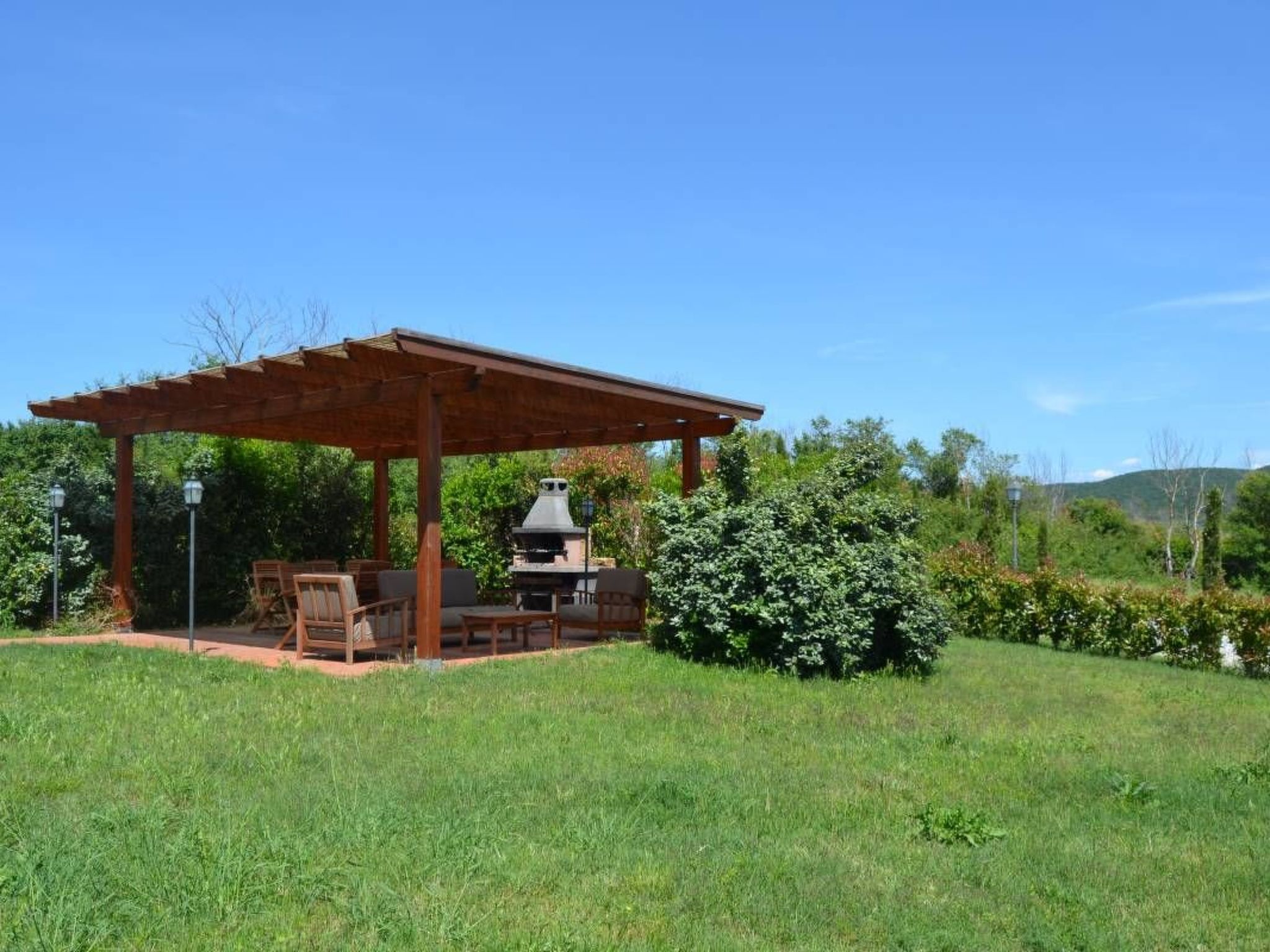 Superior Drei-Zimmer-Wohnung mit Garten und Pavillon-Drinnen