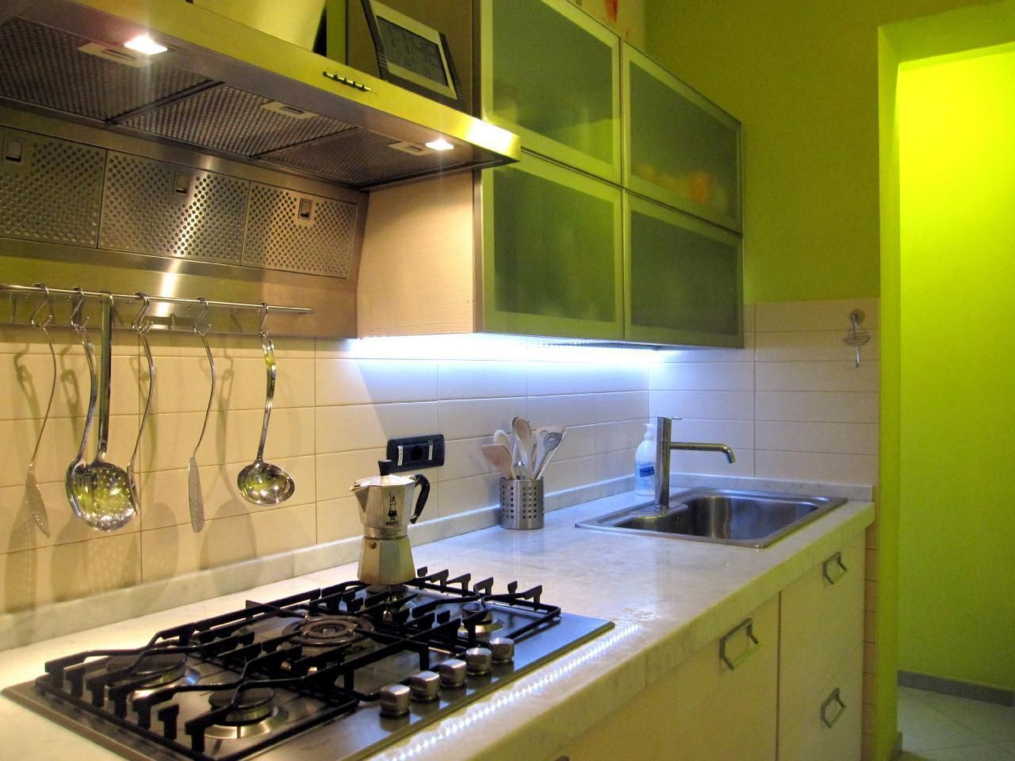 Meisterhaussiedlung mit Schwimmbad-Binnen