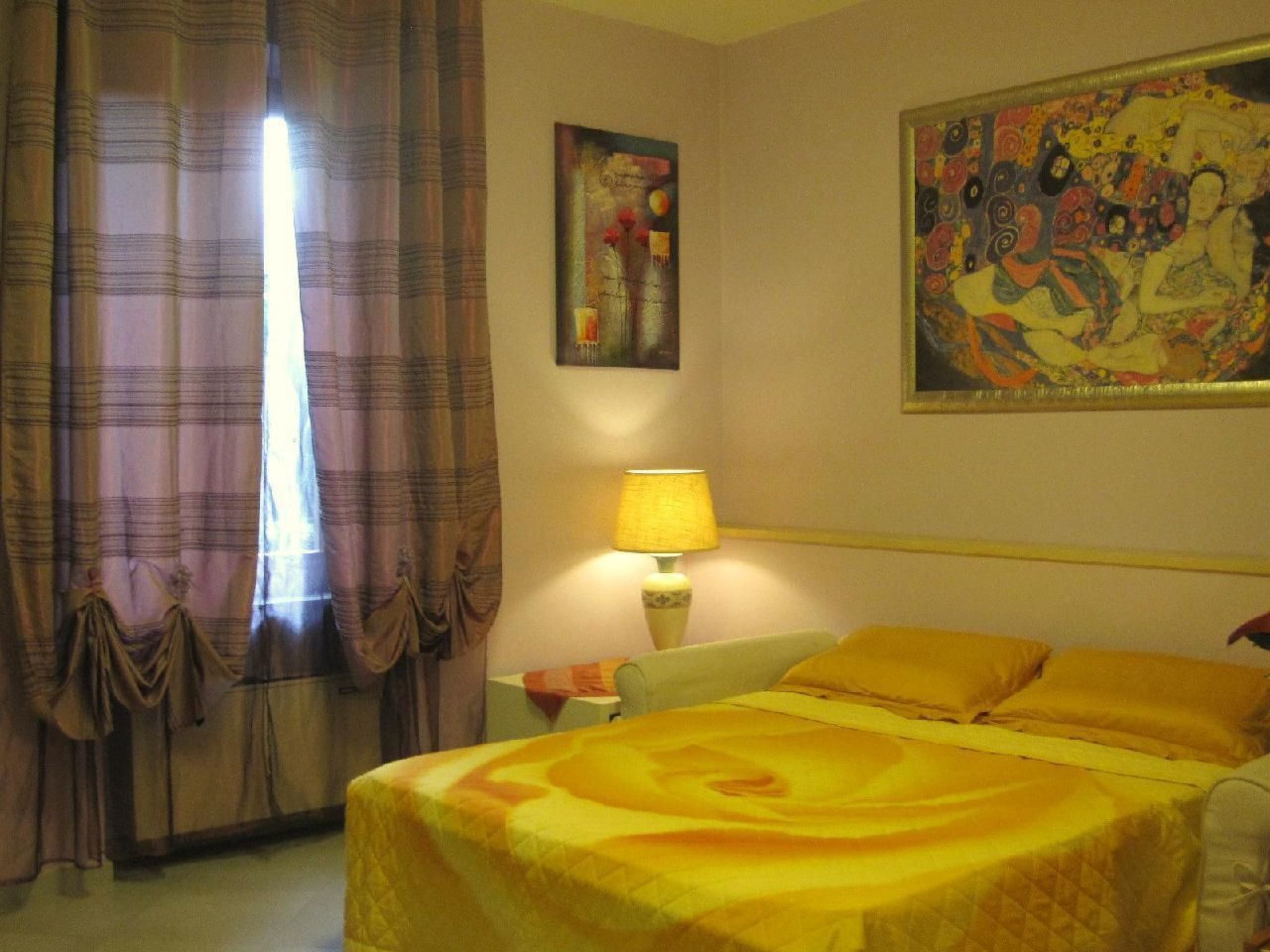 Meisterhaussiedlung mit Schwimmbad-Binnen