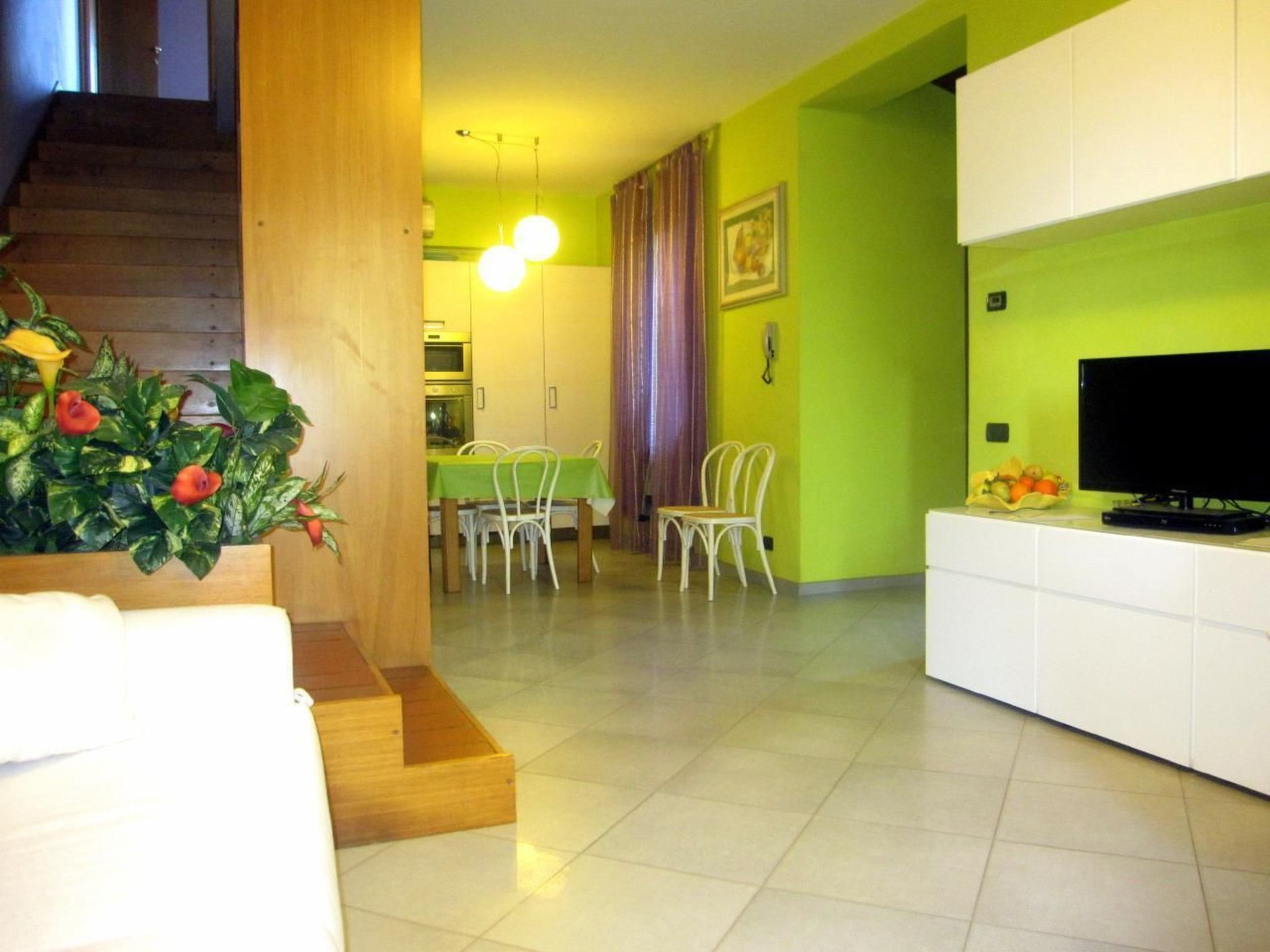 Meisterhaussiedlung mit Schwimmbad-Binnen