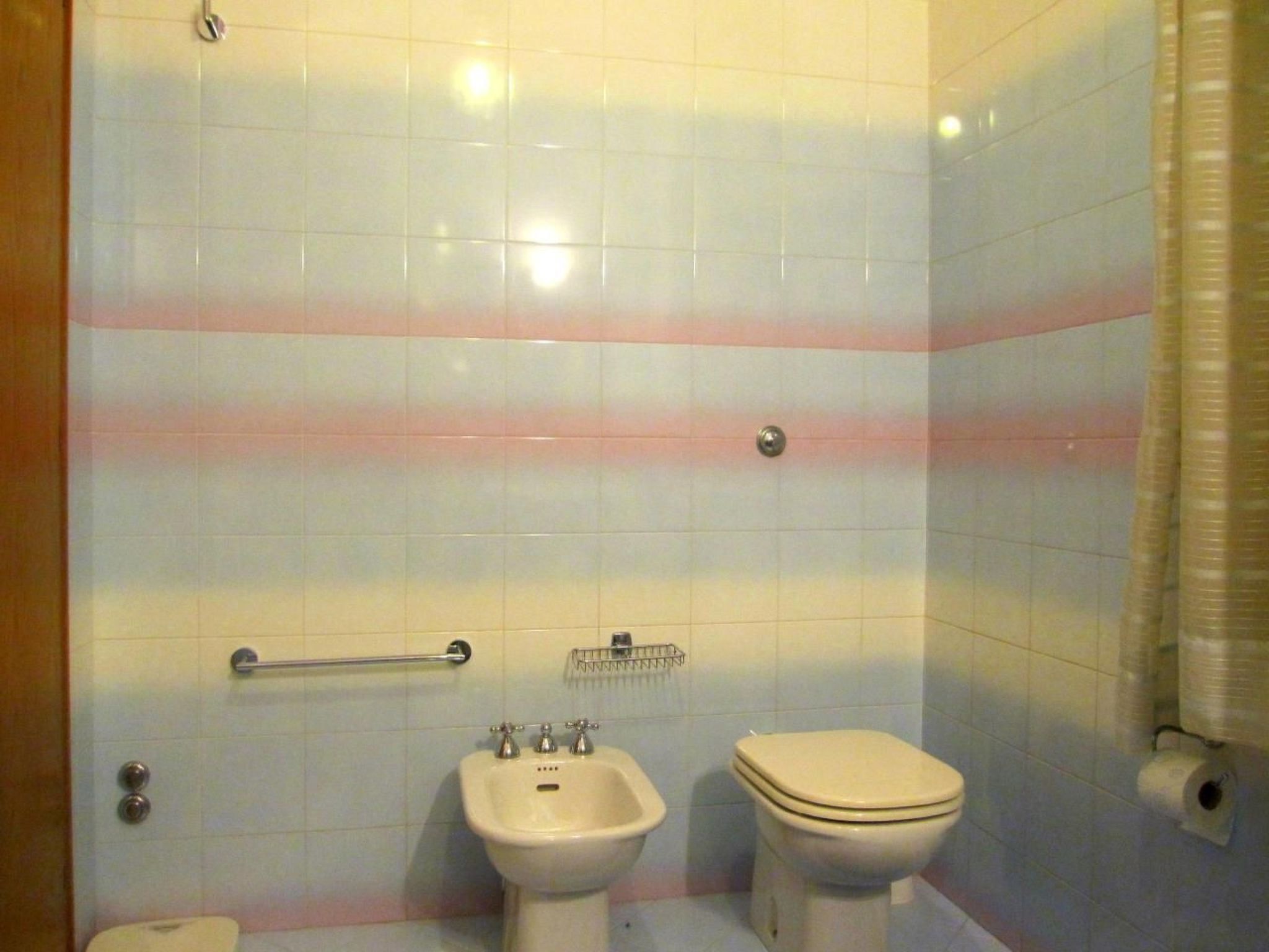 Meisterhaussiedlung mit Schwimmbad-Binnen