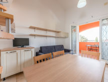 Rustiek appartement voor 7 aan de Toscaanse kust bij Scarlino - thumbnail 6