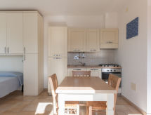 Knus appartement voor 3 aan de Toscaanse kust bij Scarlino - thumbnail 6