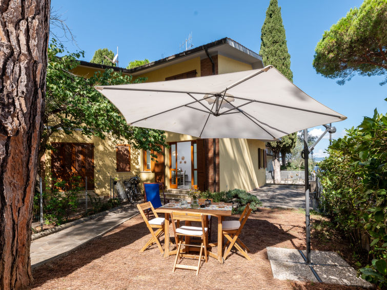Op 400 m van zee: Ruim appartement Il Giglio in Scarlino in Scarlino