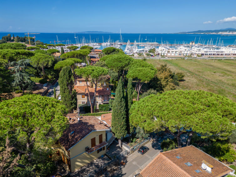 Search and Stay destination Portiglioni, Toscana - Italy from AU$ 281. Il Giglio
