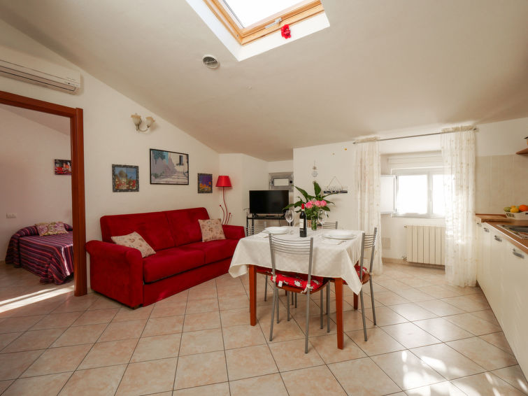Search and Stay destination Follonica, Toscana - Italy from AU$ 170. Stefi