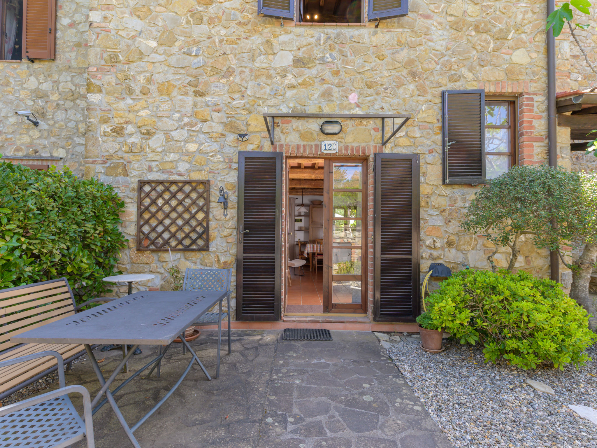 Steffi's House - Buiten