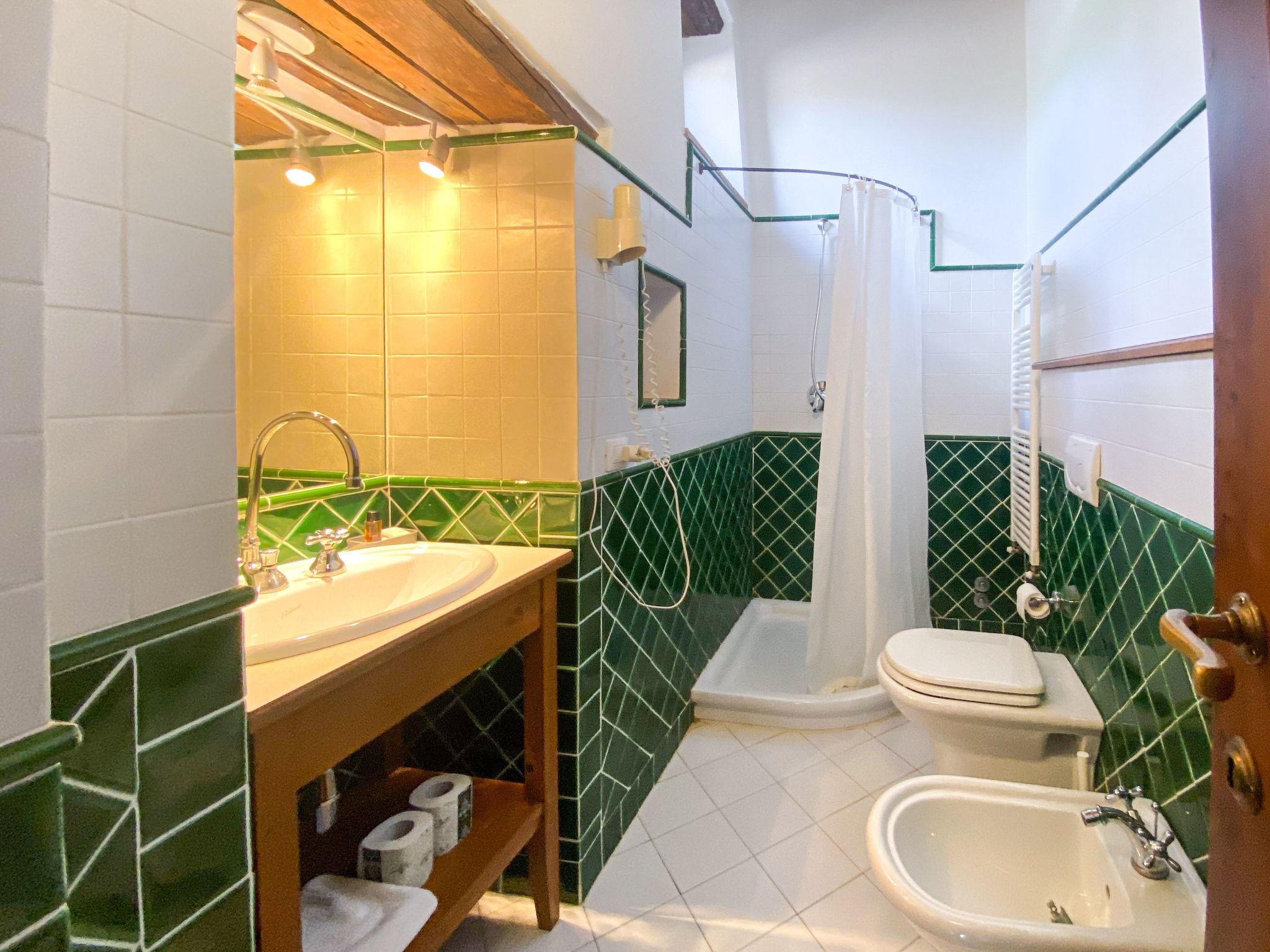 Sage' Anwesen mit Gemeinschaftspool-Drinnen