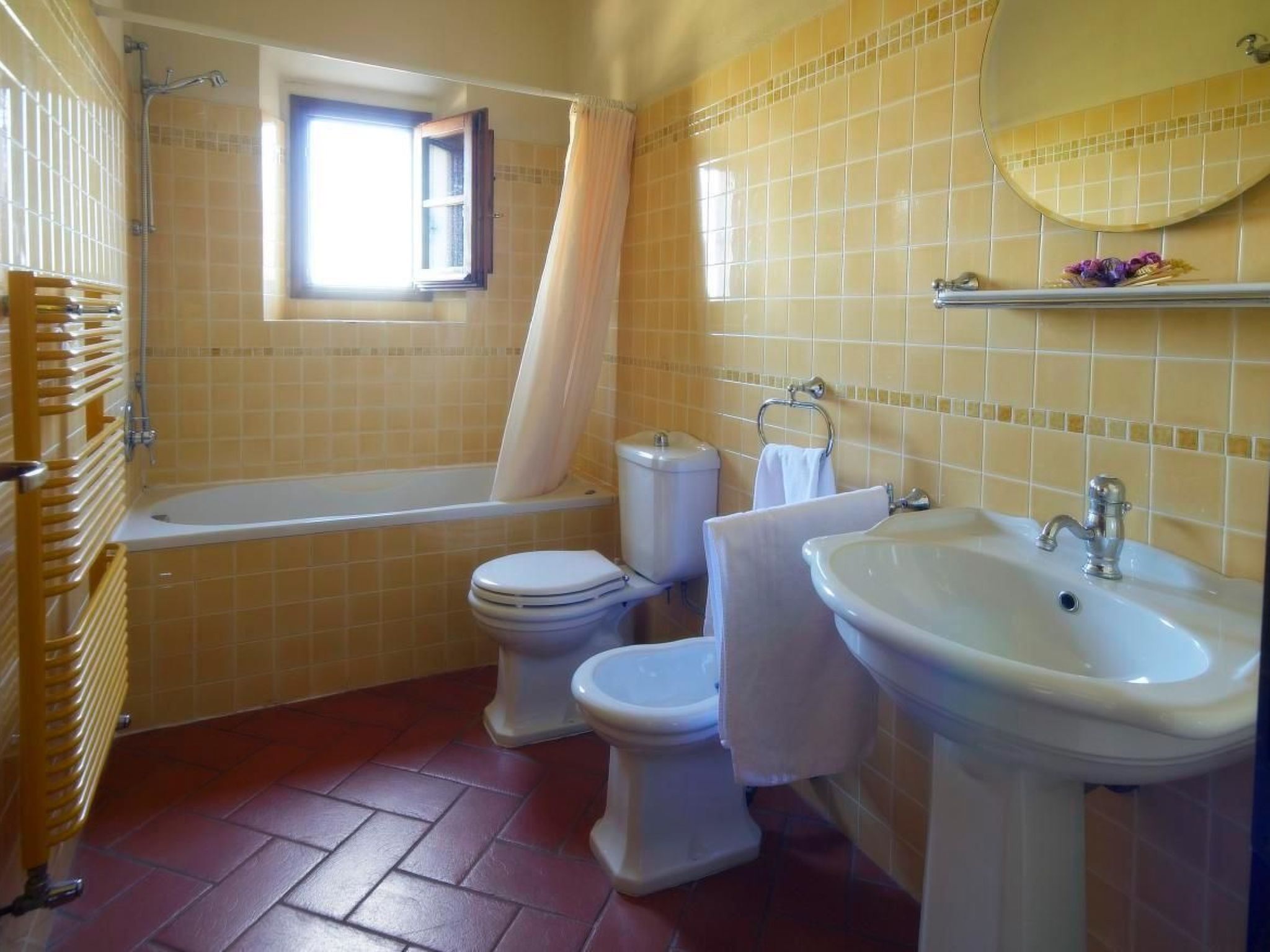 Wohnung mit Privatparkplatz und schöner Aussicht-Image-tags.info