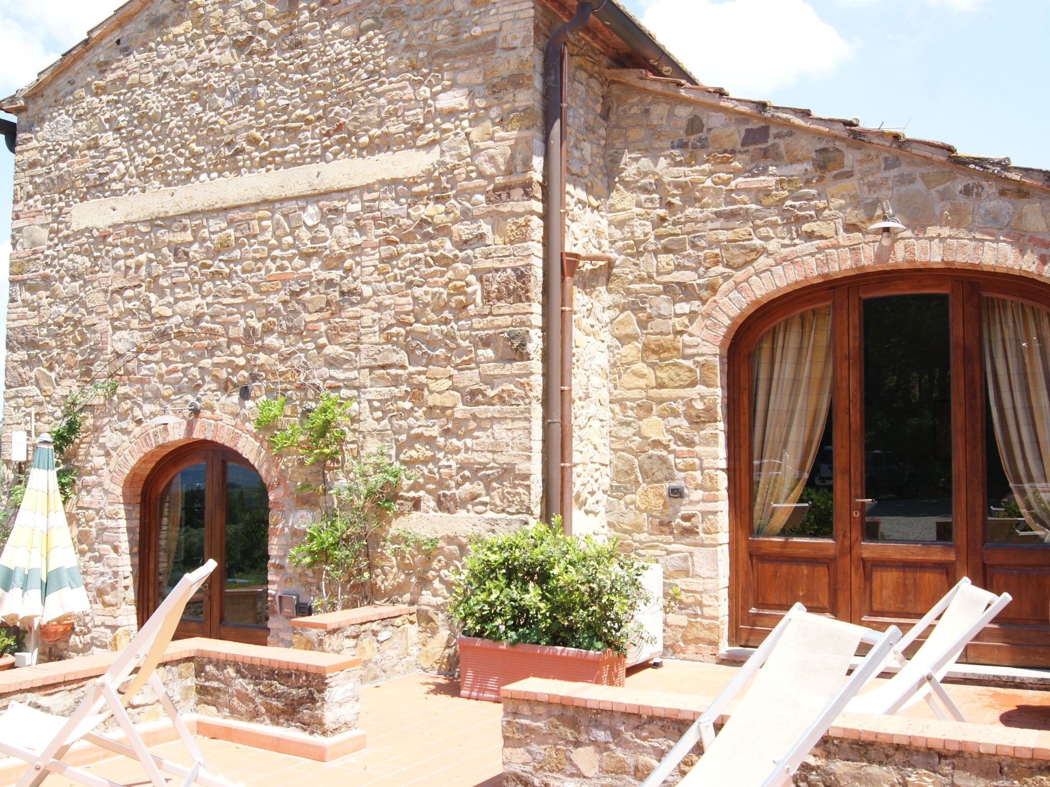 Wohnung mit Privatparkplatz und schöner Aussicht-Image-tags.info