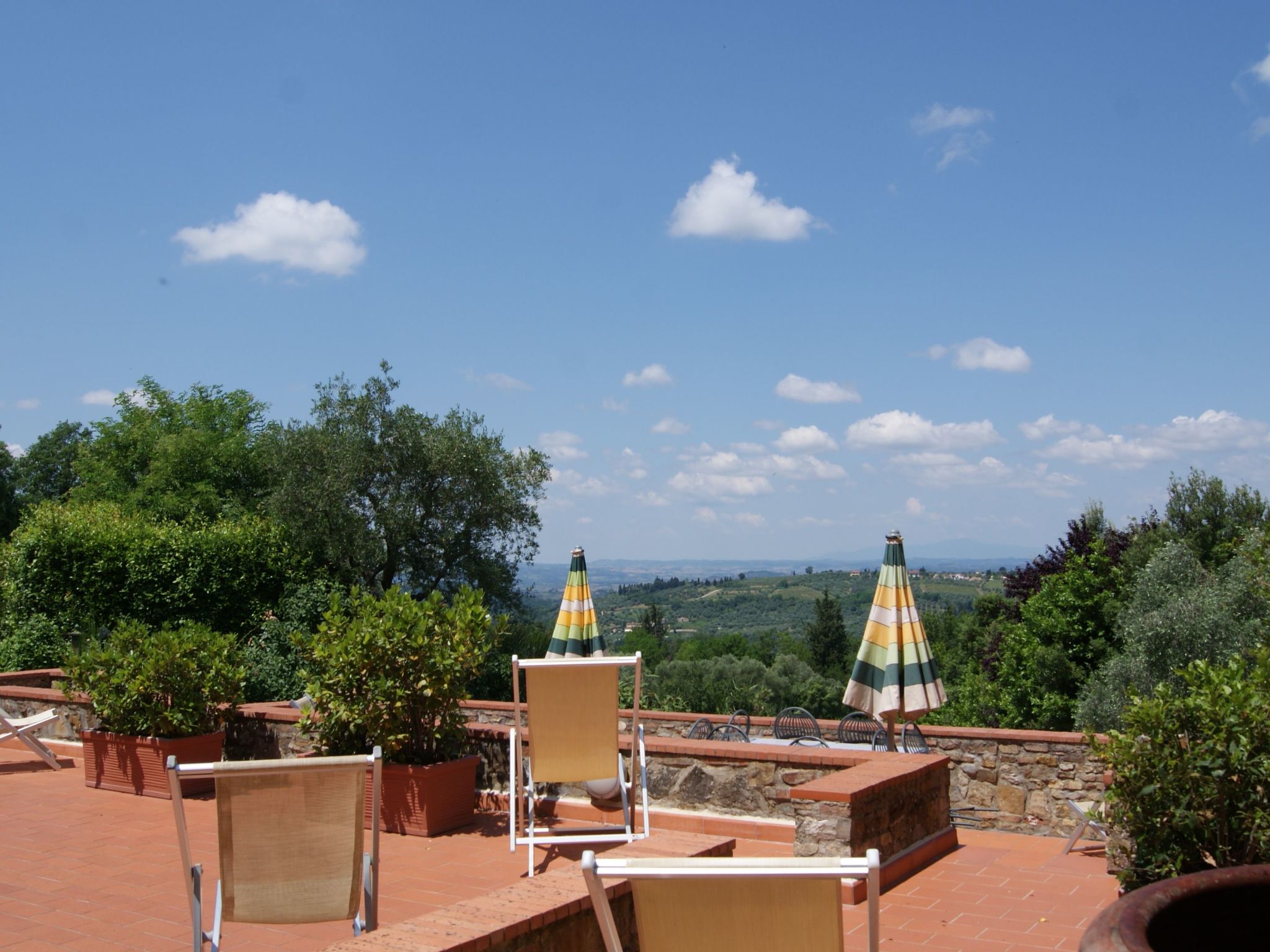 Wohnung mit Privatparkplatz und schöner Aussicht-Image-tags.info