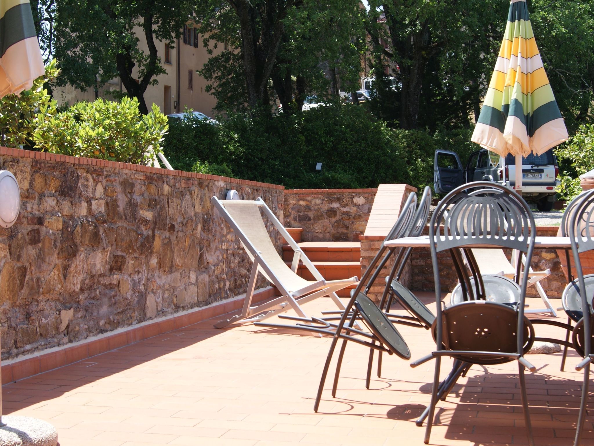 Wohnung mit Privatparkplatz und schöner Aussicht-Image-tags.info