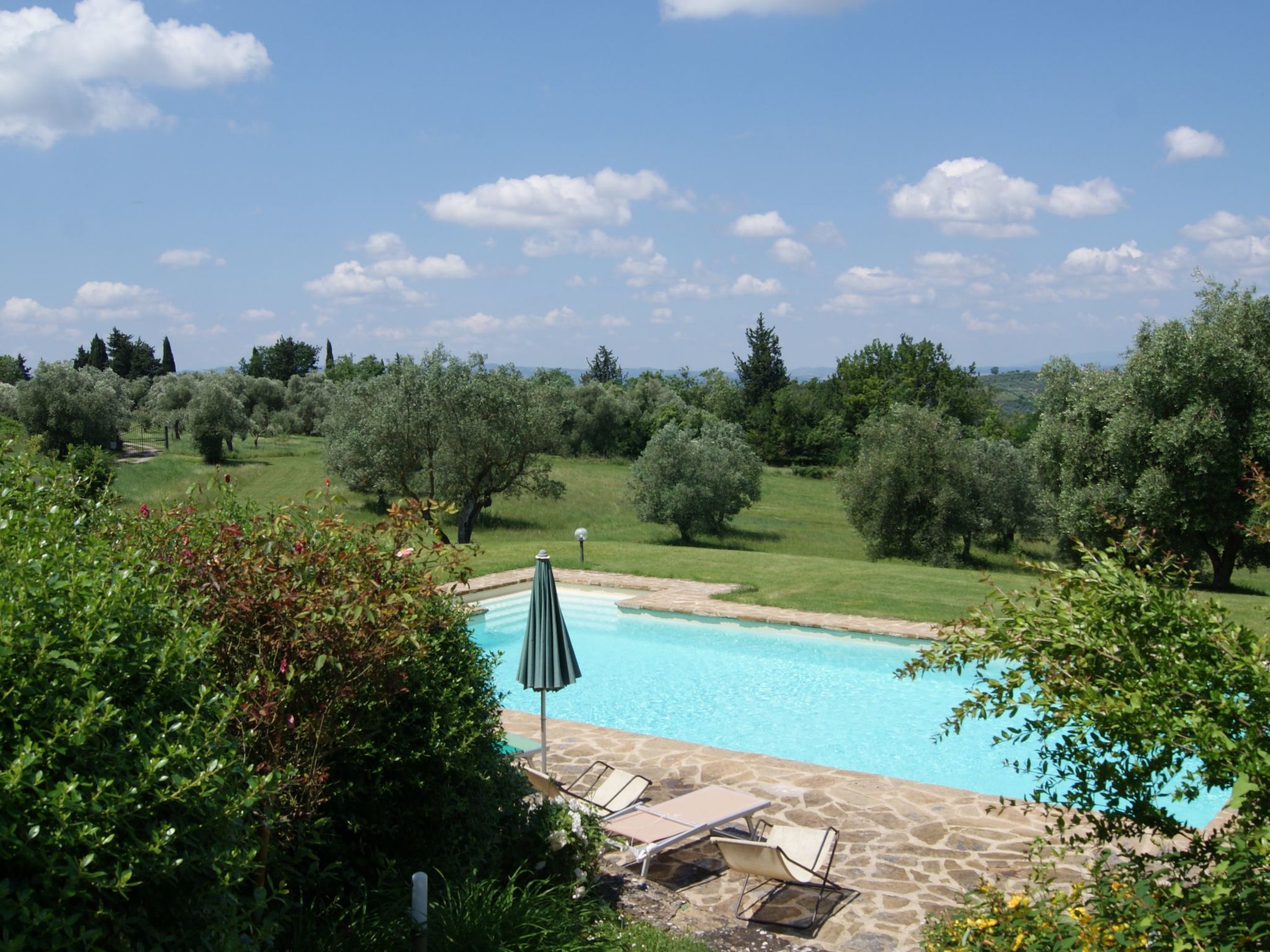 Wohnung mit Privatparkplatz und schöner Aussicht-Image-tags.info