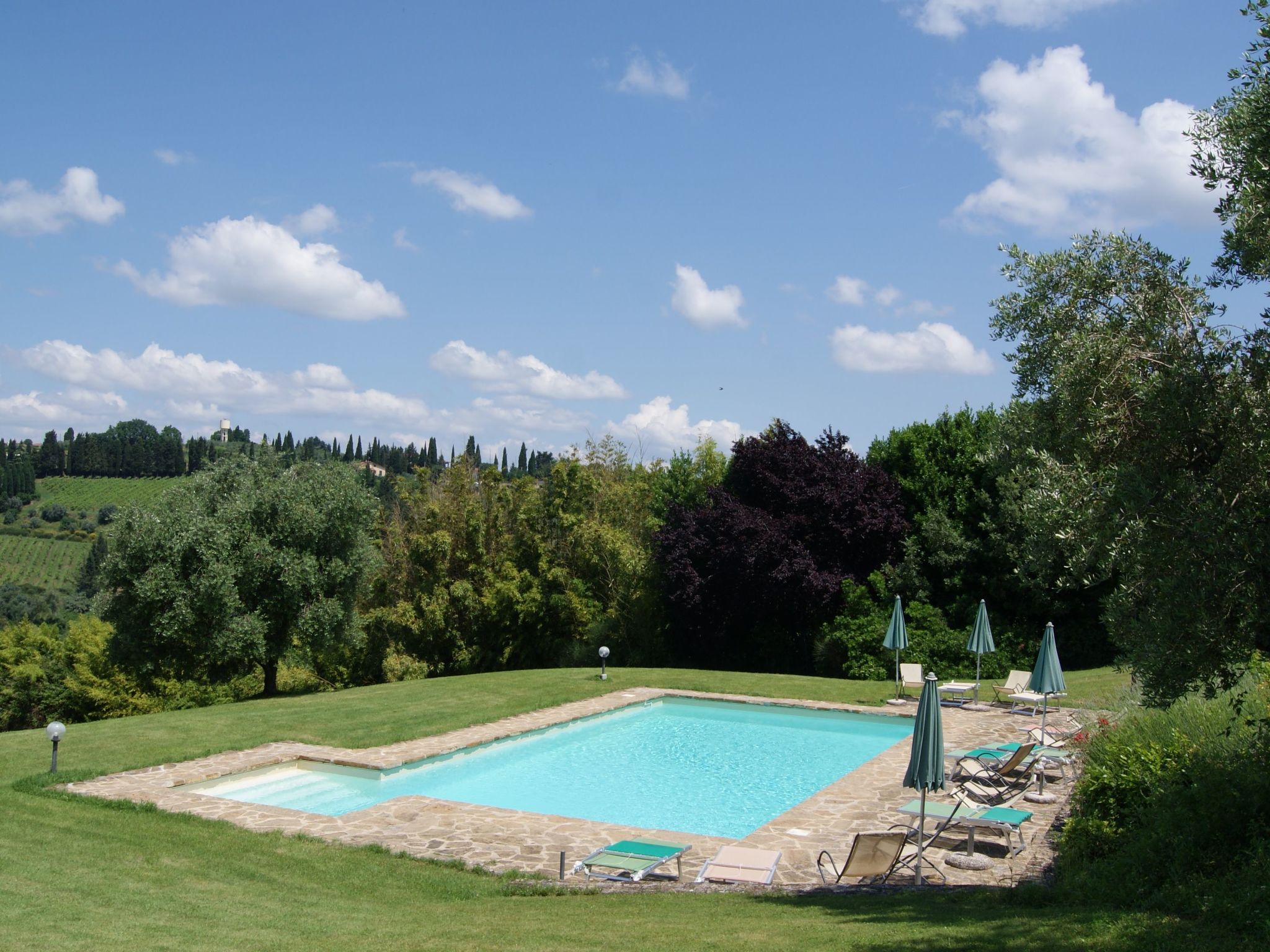 Wohnung mit Privatparkplatz und schöner Aussicht-Image-tags.info