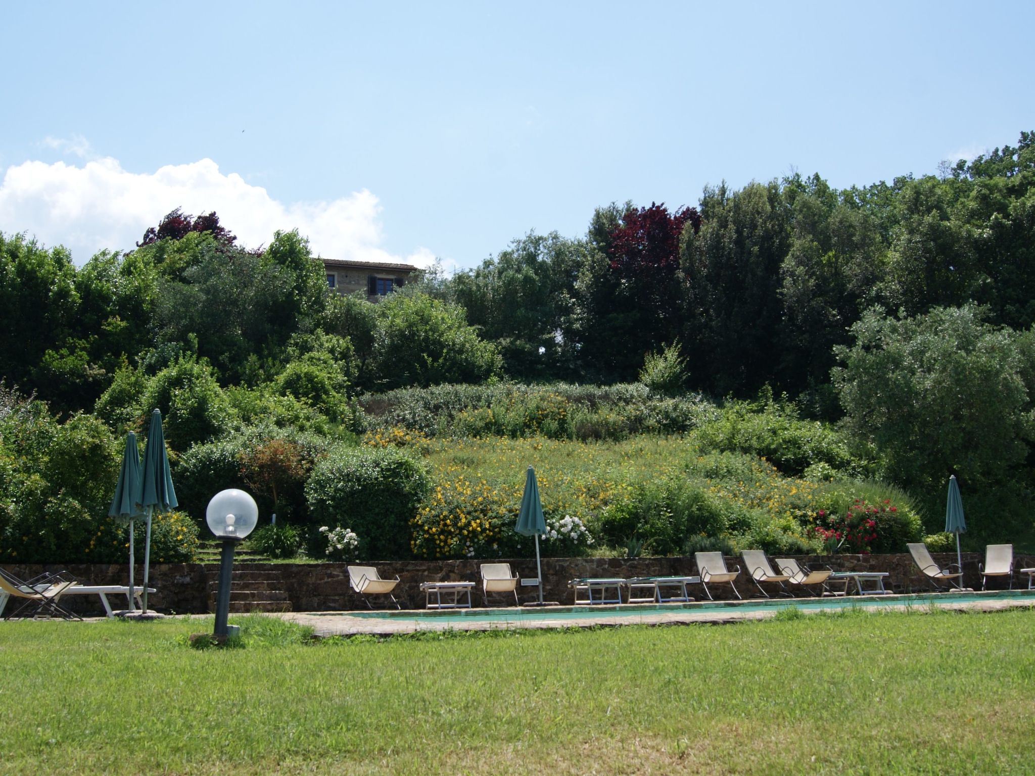 Wohnung mit Privatparkplatz und schöner Aussicht-Image-tags.info