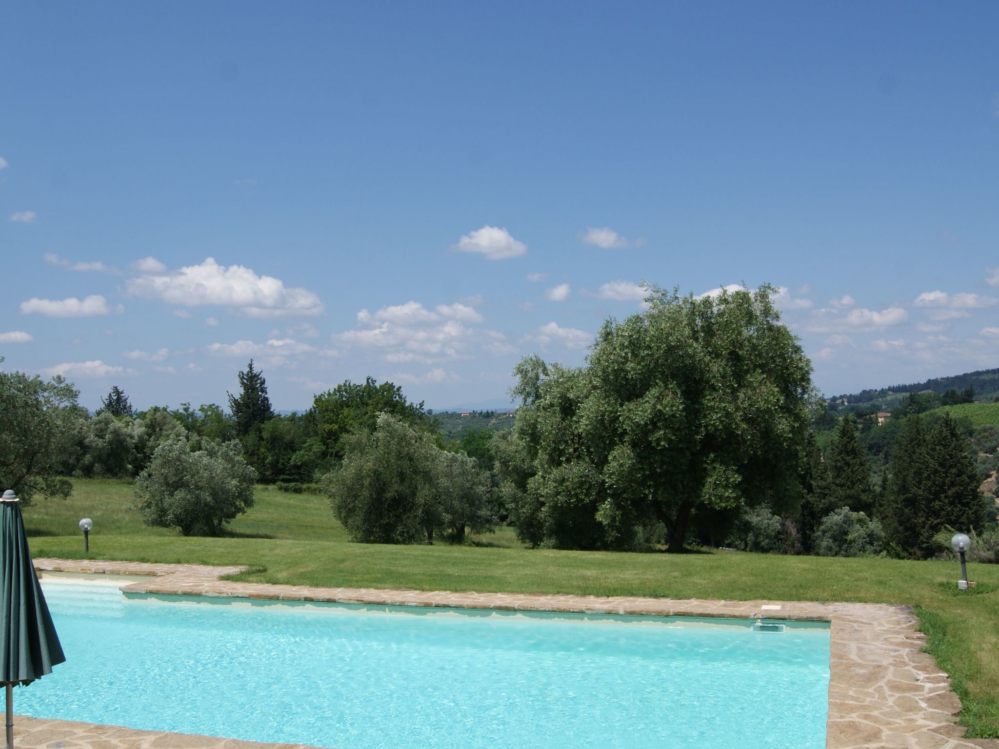 Wohnung mit Privatparkplatz und schöner Aussicht-Image-tags.info