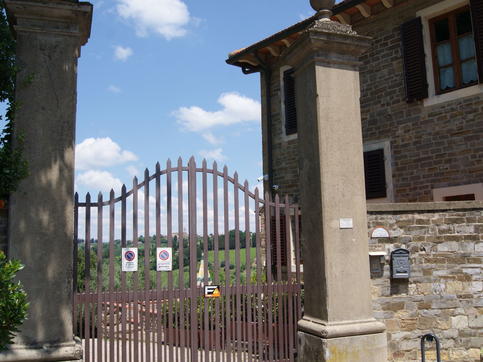 Wohnung mit Privatparkplatz und schöner Aussicht-Image-tags.info