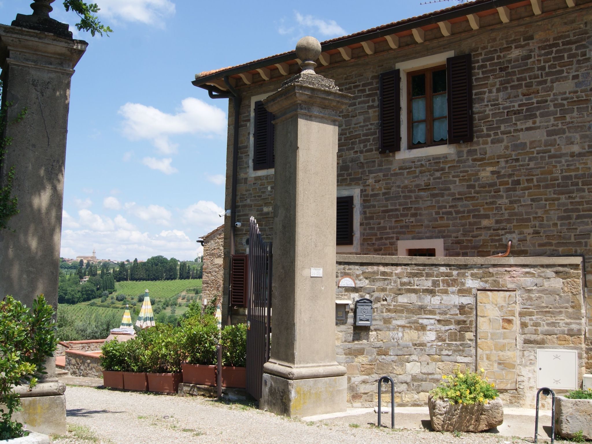 Wohnung mit Privatparkplatz und schöner Aussicht-Image-tags.info