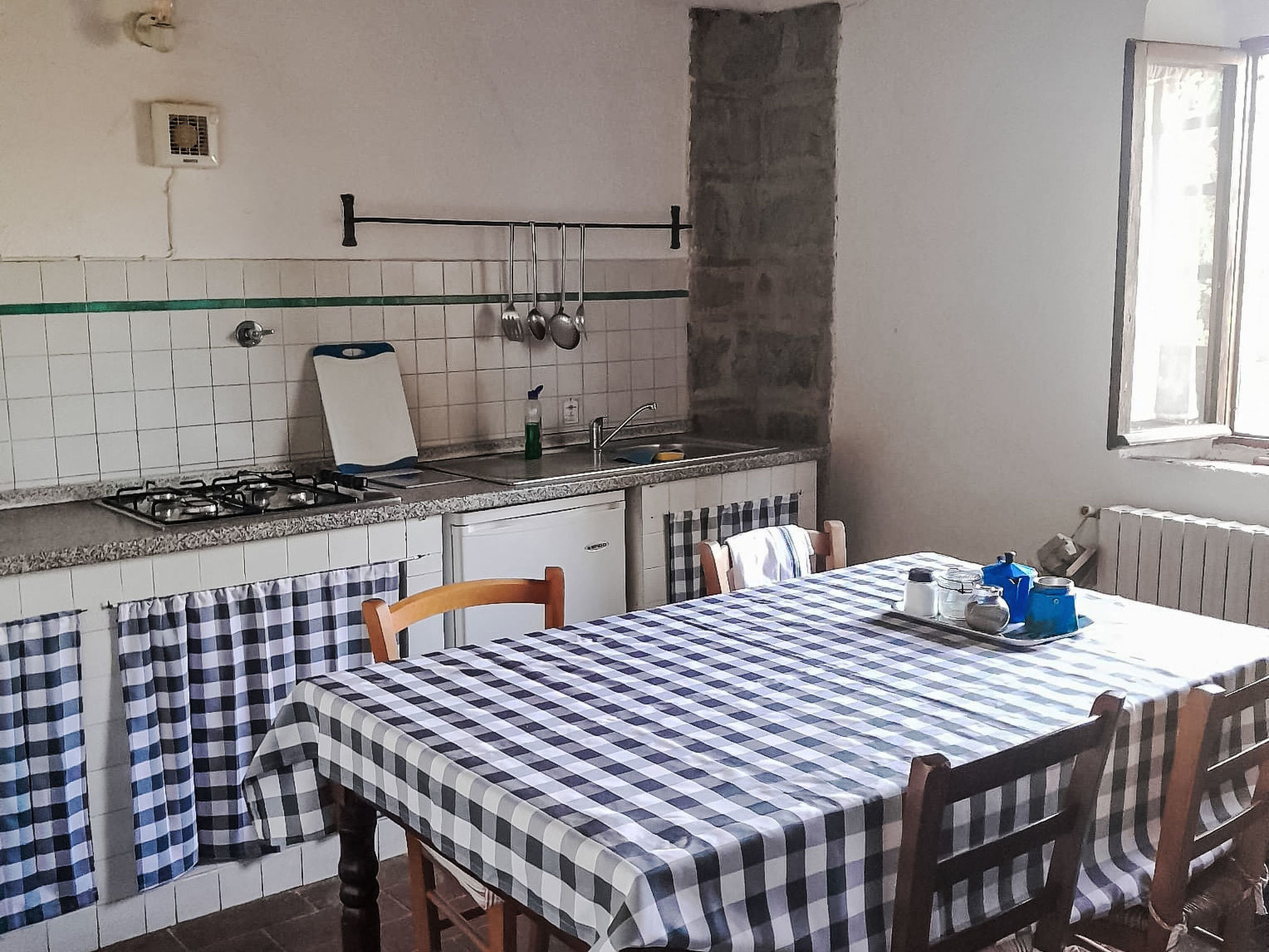 Gemütliche blaue Wohnung mit Garten - Drinnen