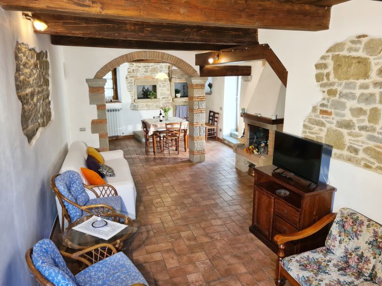 Sfeervol appartement met open haard in Pratovecchio in Pratovecchio