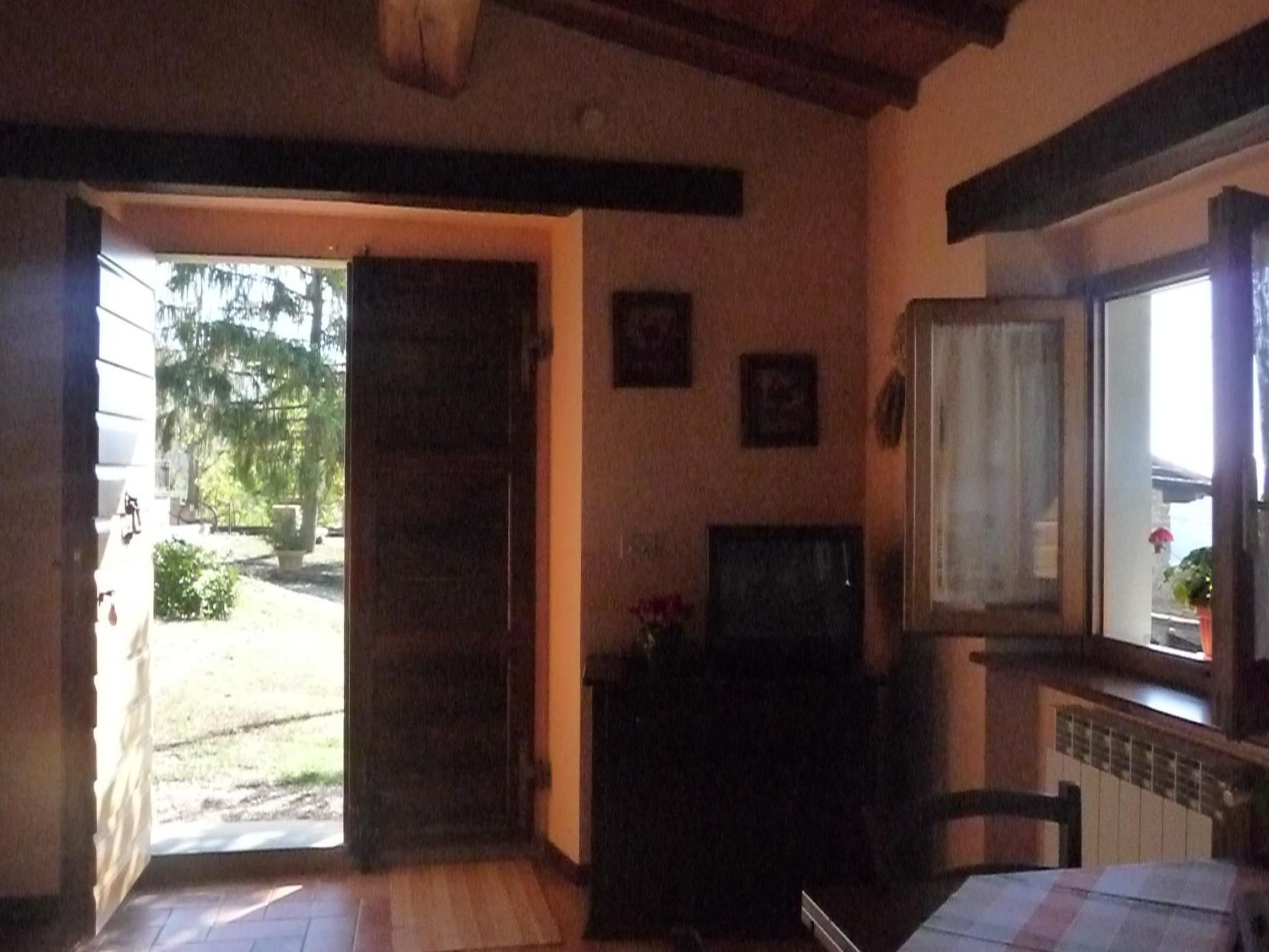 Magnolienhaus mit Pool zwischen Florenz und Arezzo-Binnen