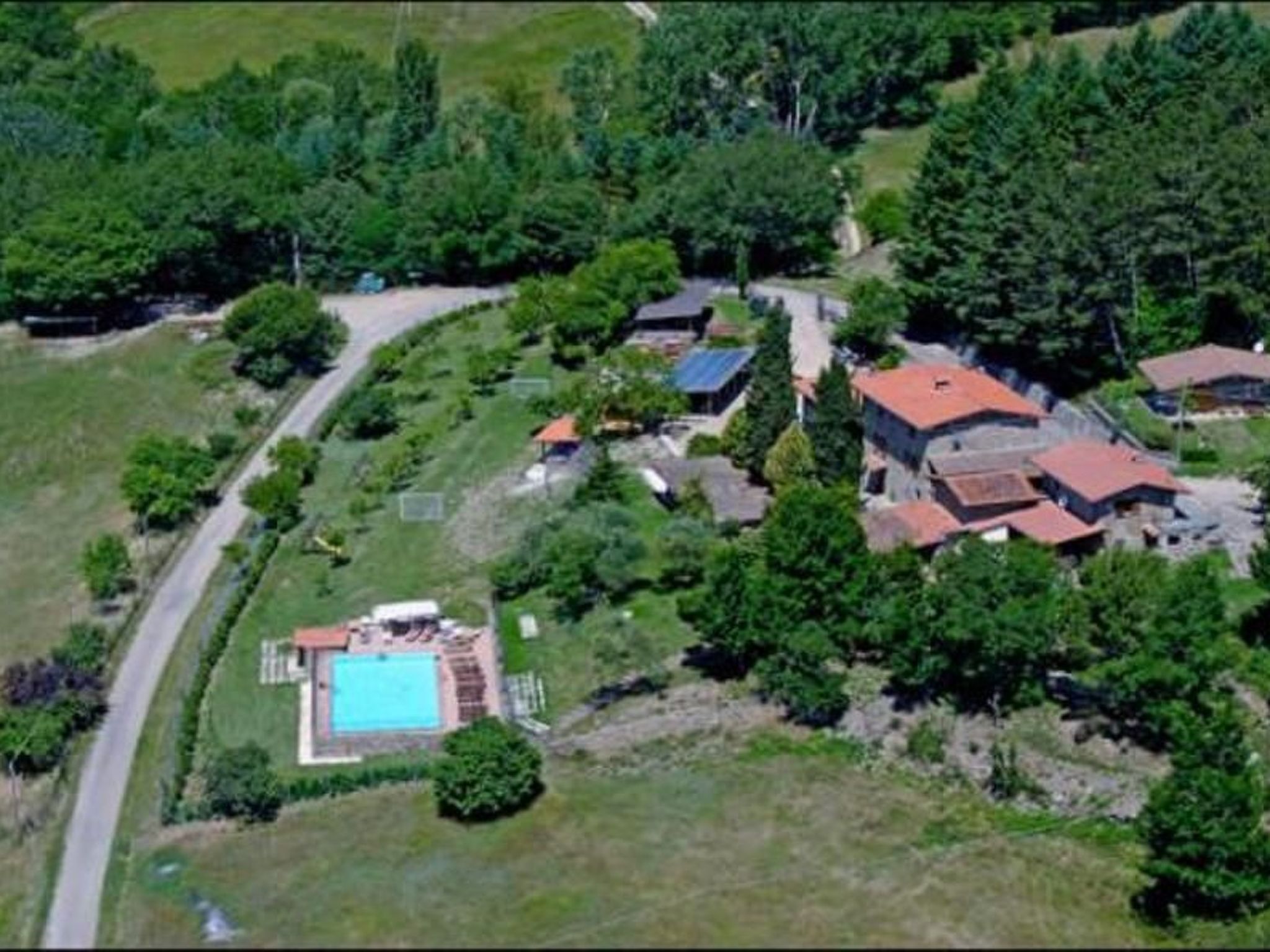 Magnolienhaus mit Pool zwischen Florenz und Arezzo-Binnen