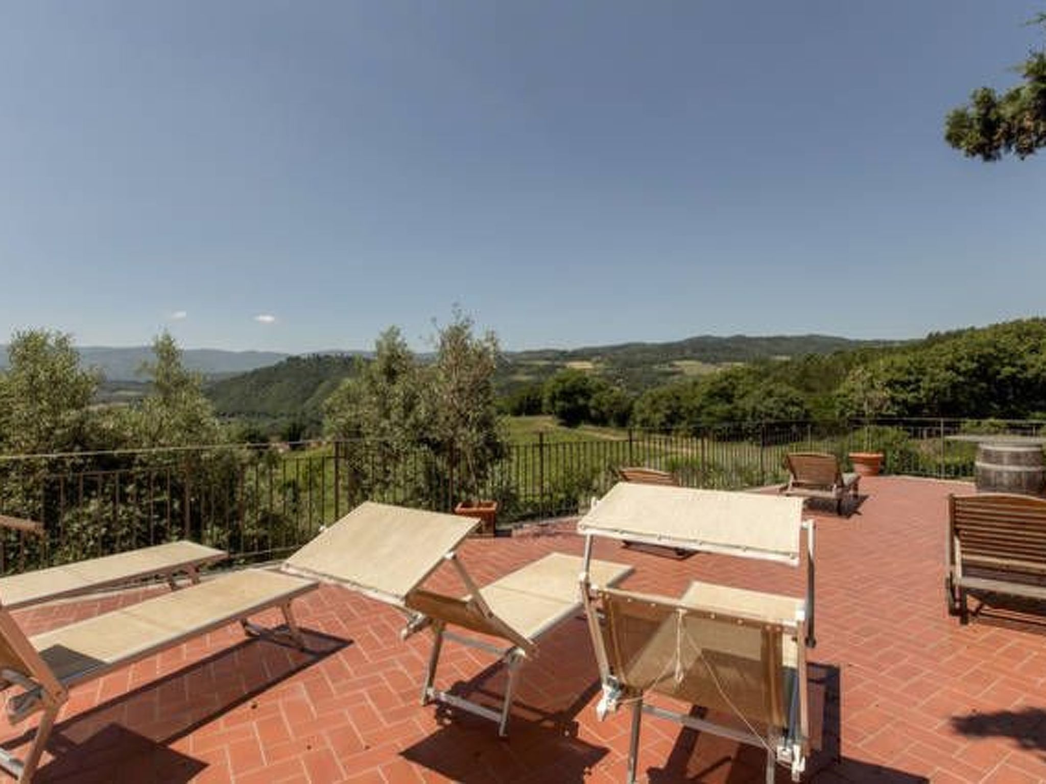 Geranei Haus mit Schwimmbad zwischen Florenz und Arezzo-Binnen