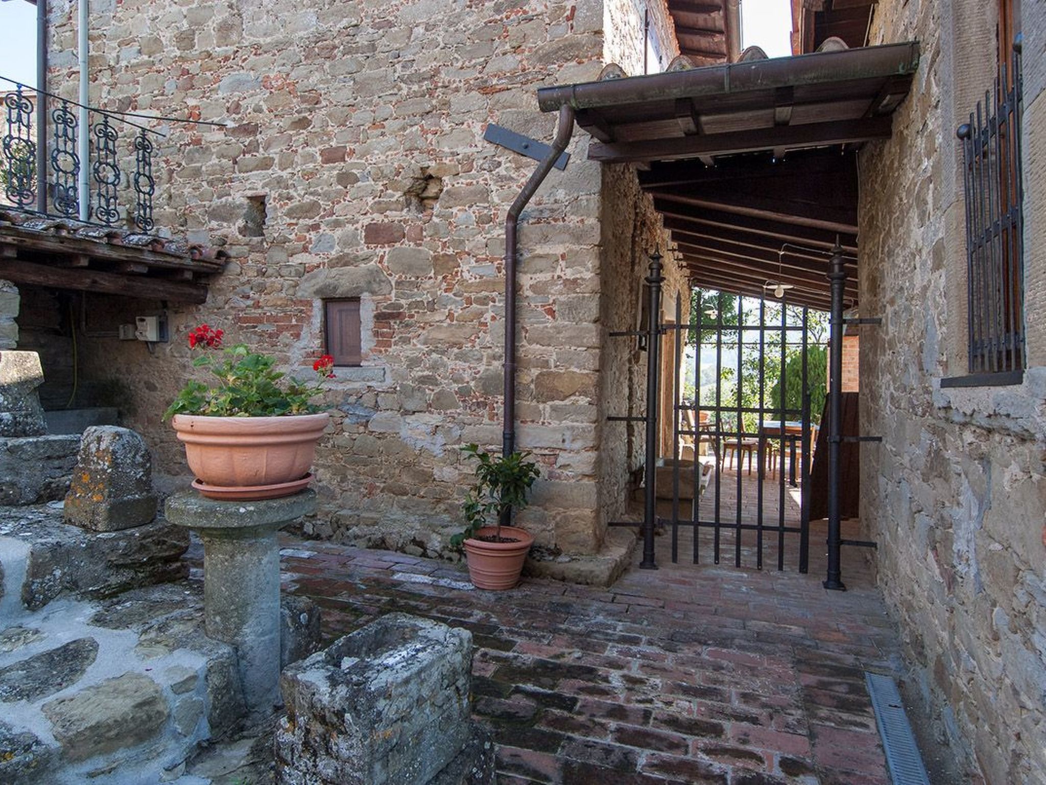Geranei Haus mit Schwimmbad zwischen Florenz und Arezzo-Binnen