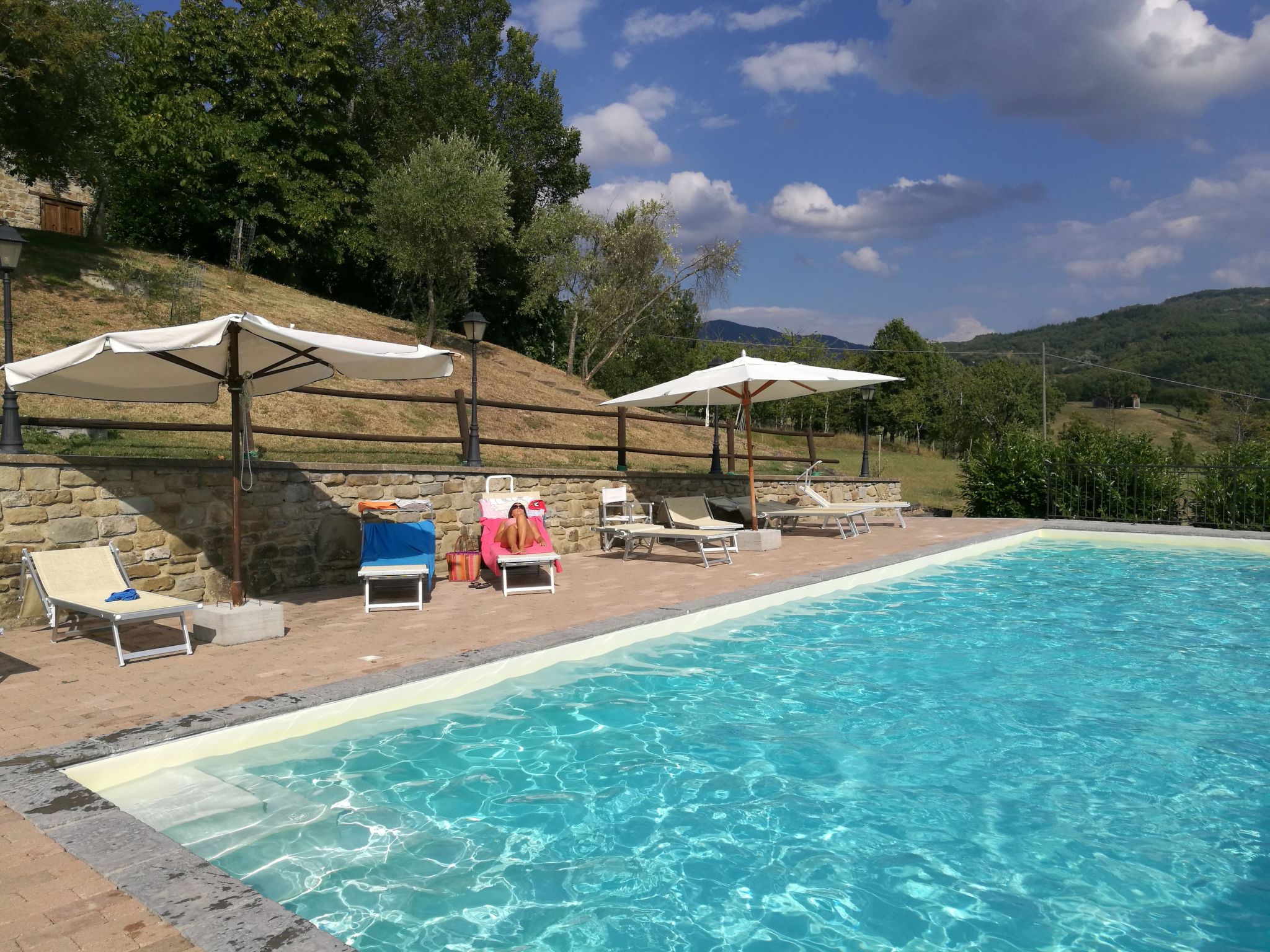 Geranei Haus mit Schwimmbad zwischen Florenz und Arezzo-Binnen